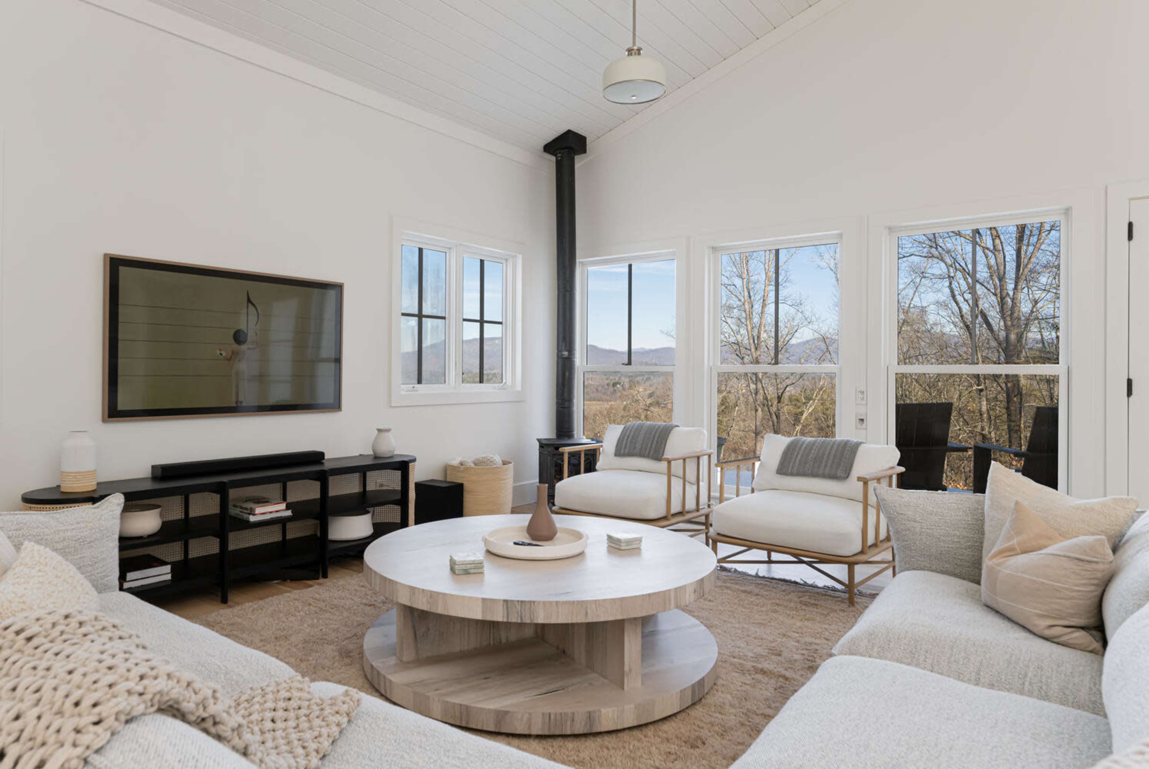 Bright Luxury Villa with Mountain / Skyline Views Image in , Fletcher, NC