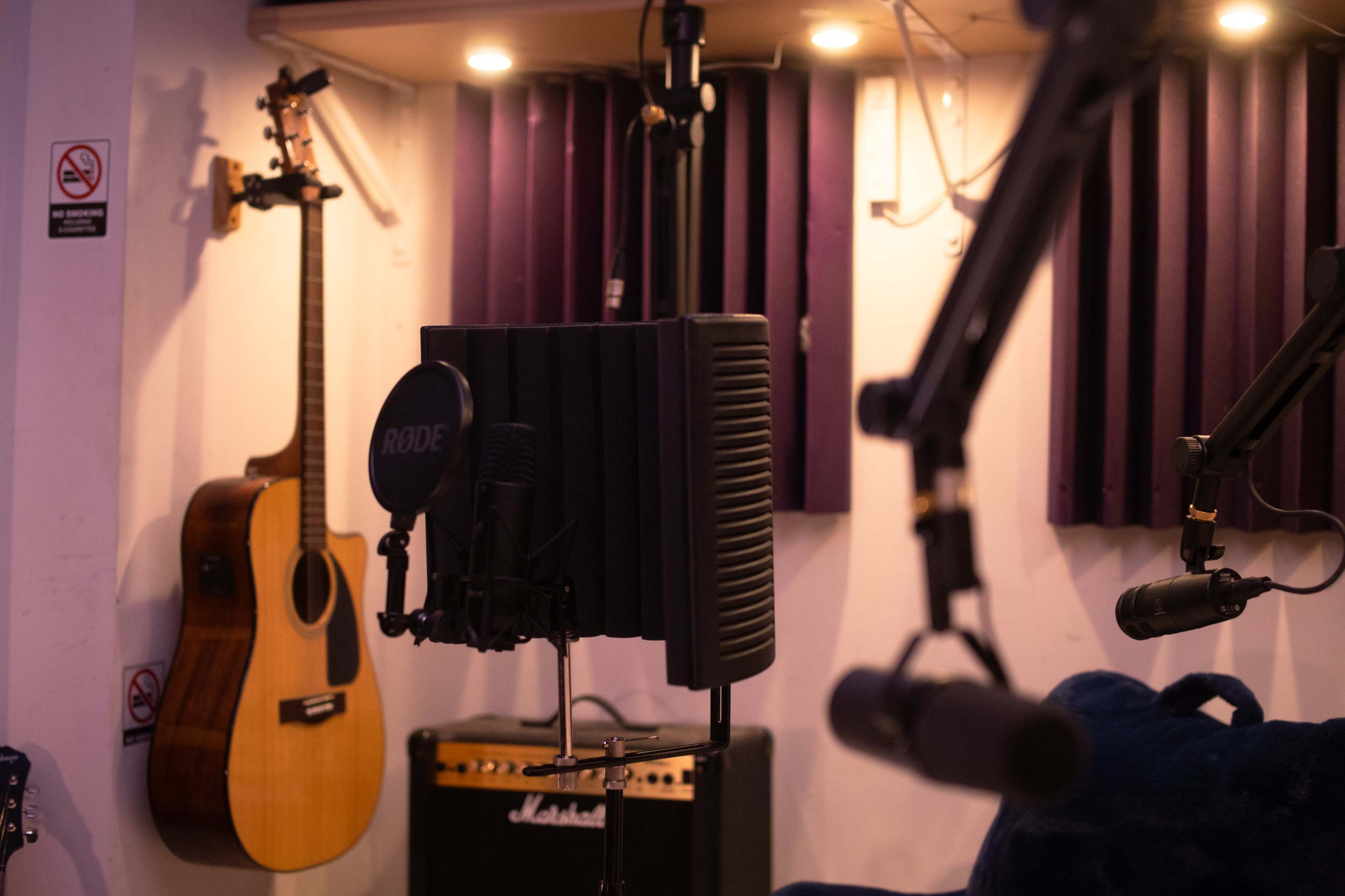 Cozy podcast room/ production space for audio/video editing Image in Potrero Hill, San Francisco, CA