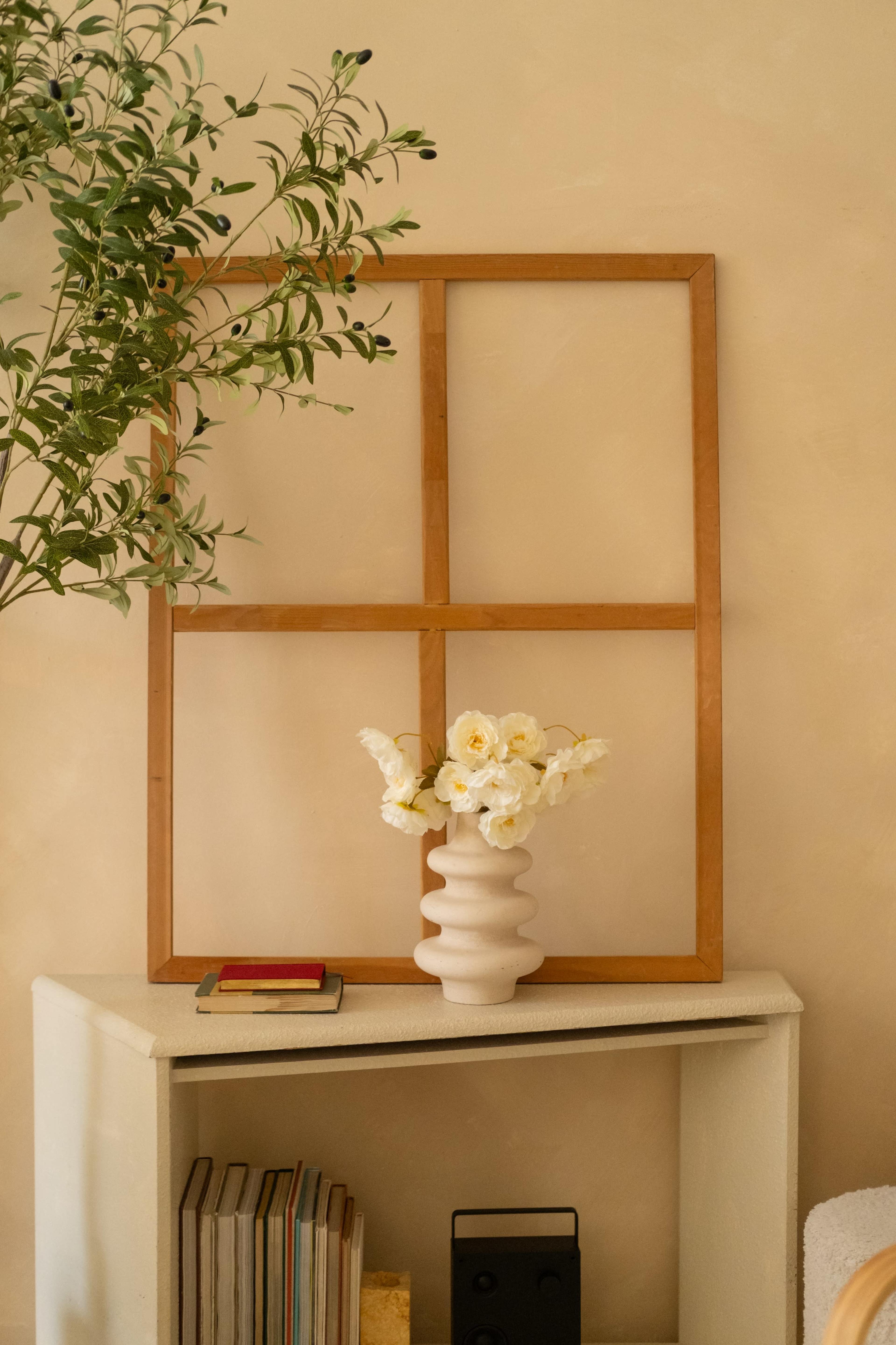 Natural Light Downtown Bright Hard Loft Studio Image in Corktown, Old Toronto, ON