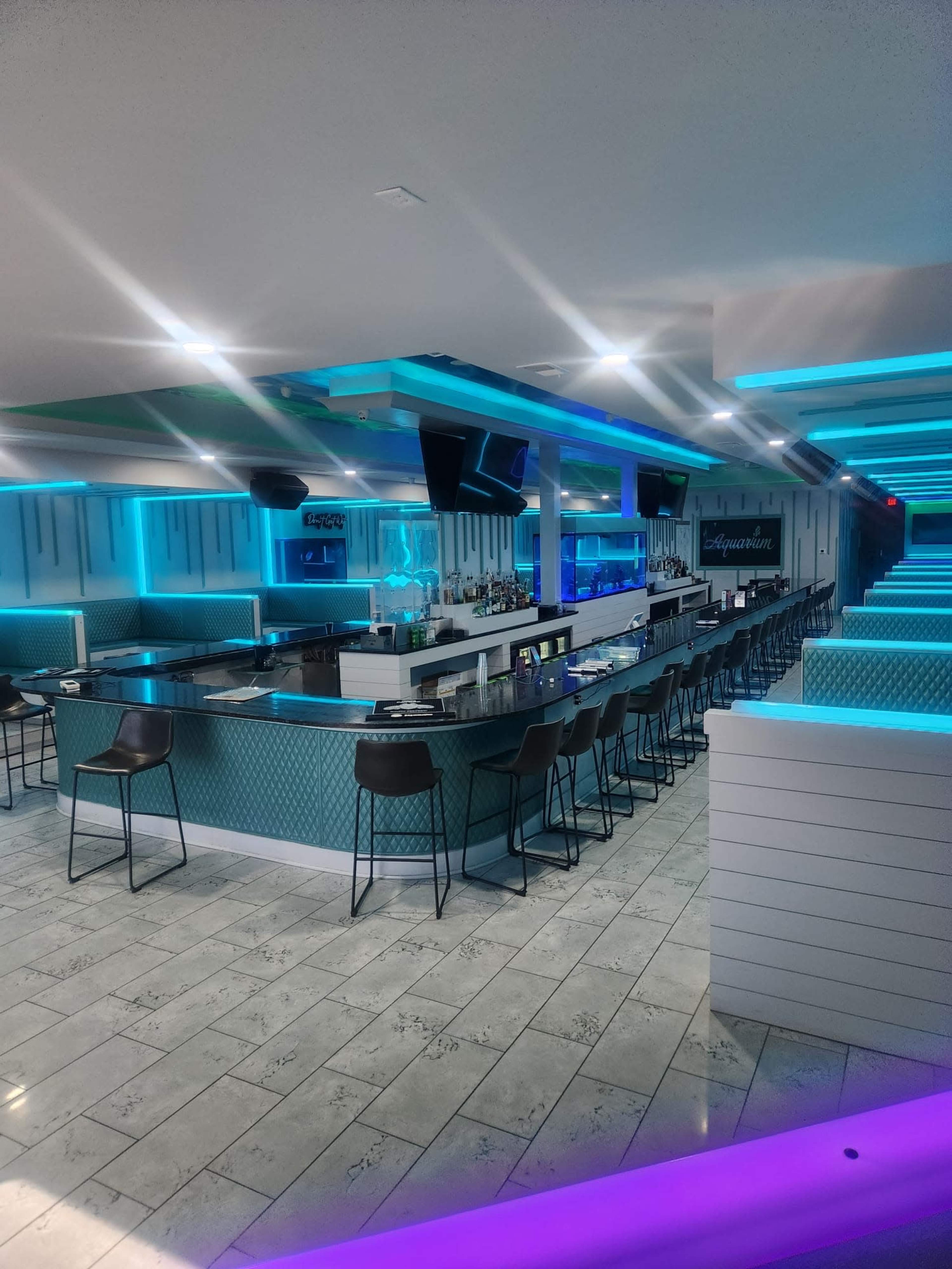 Beautiful Modern lounge Image in North Sharon Amity / Reddman Road, Charlotte, NC