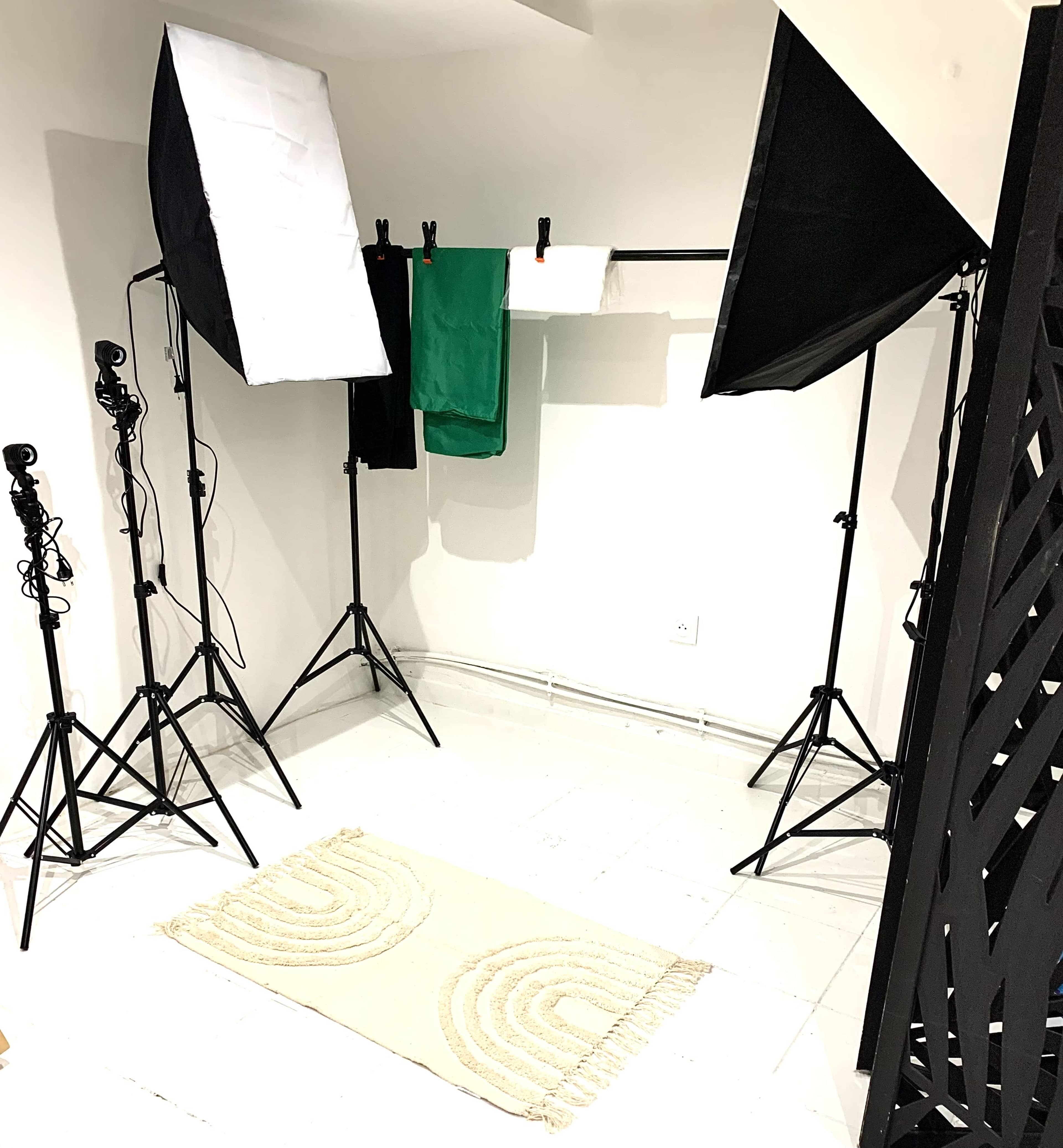 Espace d’art et réception multi activité : Atelier galerie showroom boutique studio photo Image in Épinettes, Paris