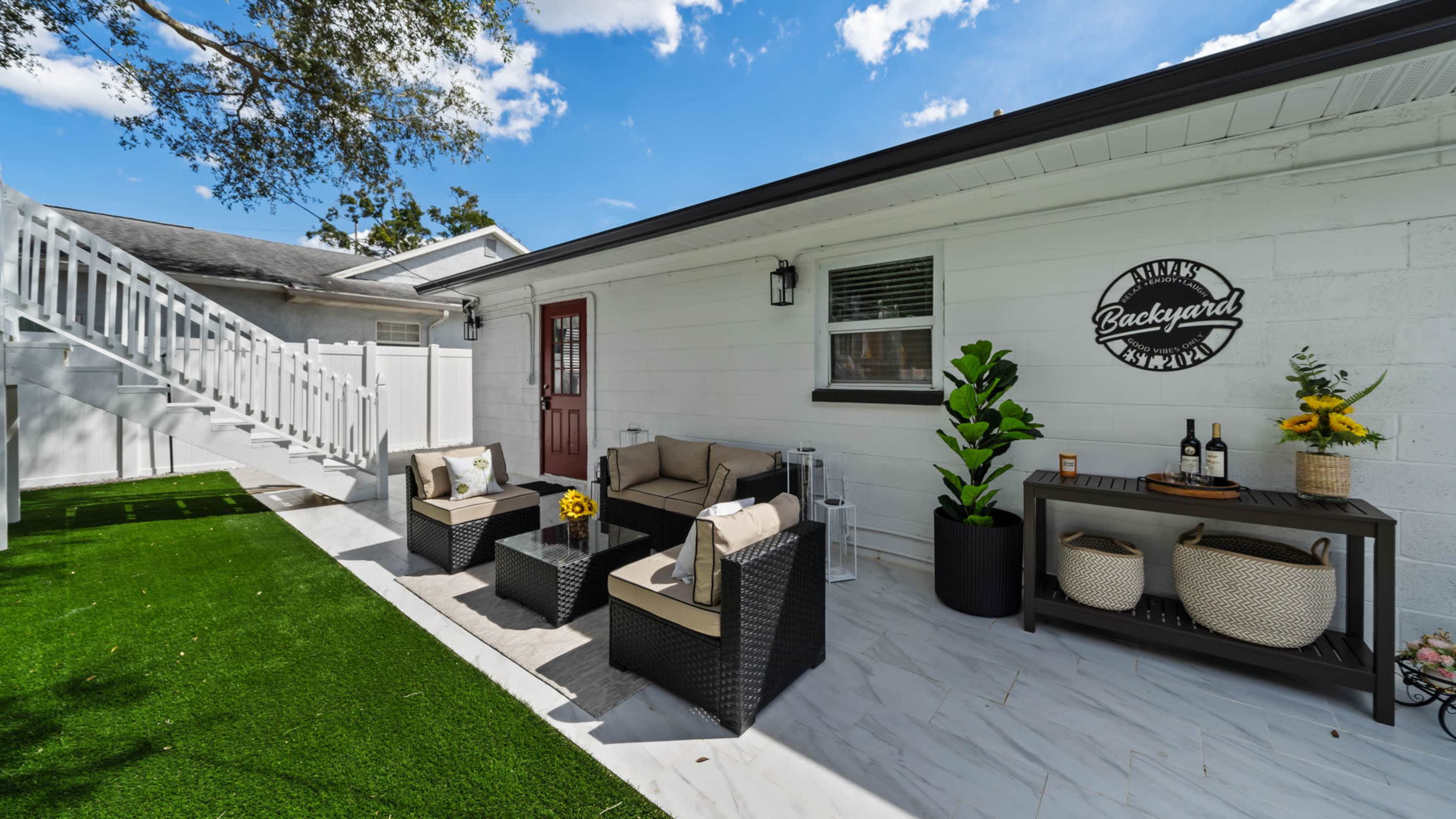 Spacious Backyard with Open Roof Treehouse Playground Image in Westshore, tampa, FL