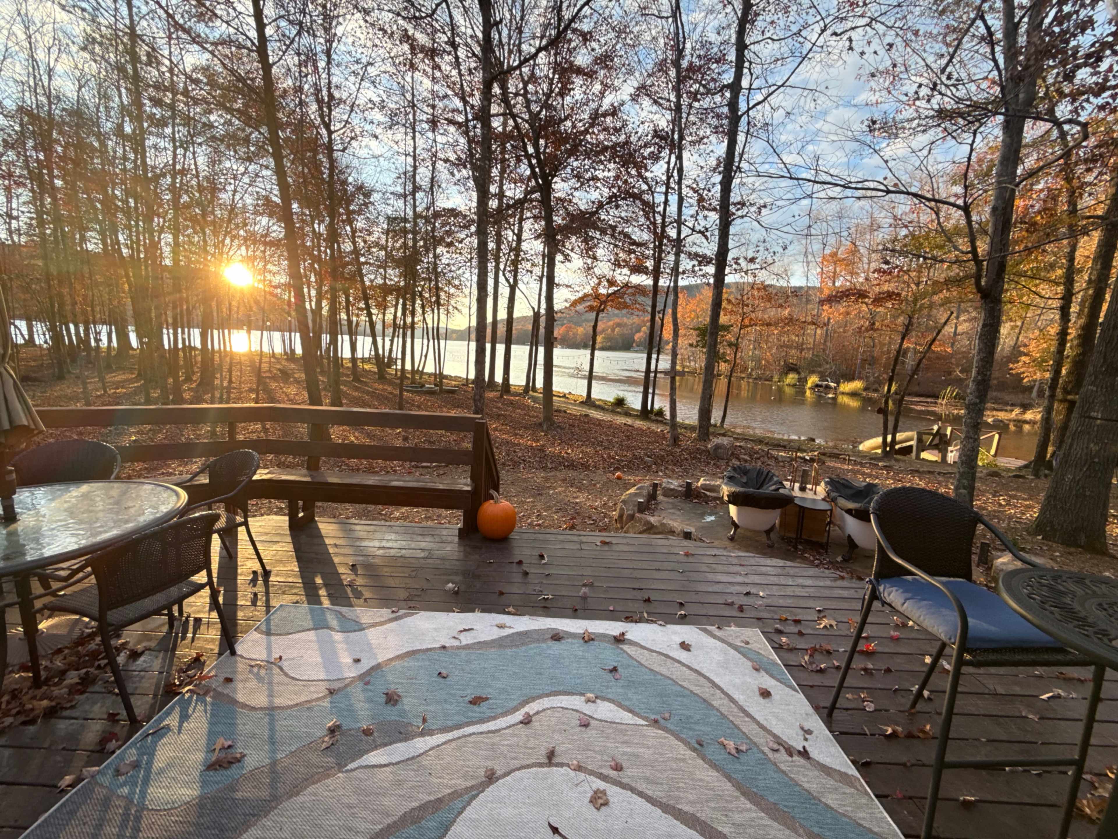 Creekside CabinPrivate Lakefront cabin Image in , Whitwell, TN