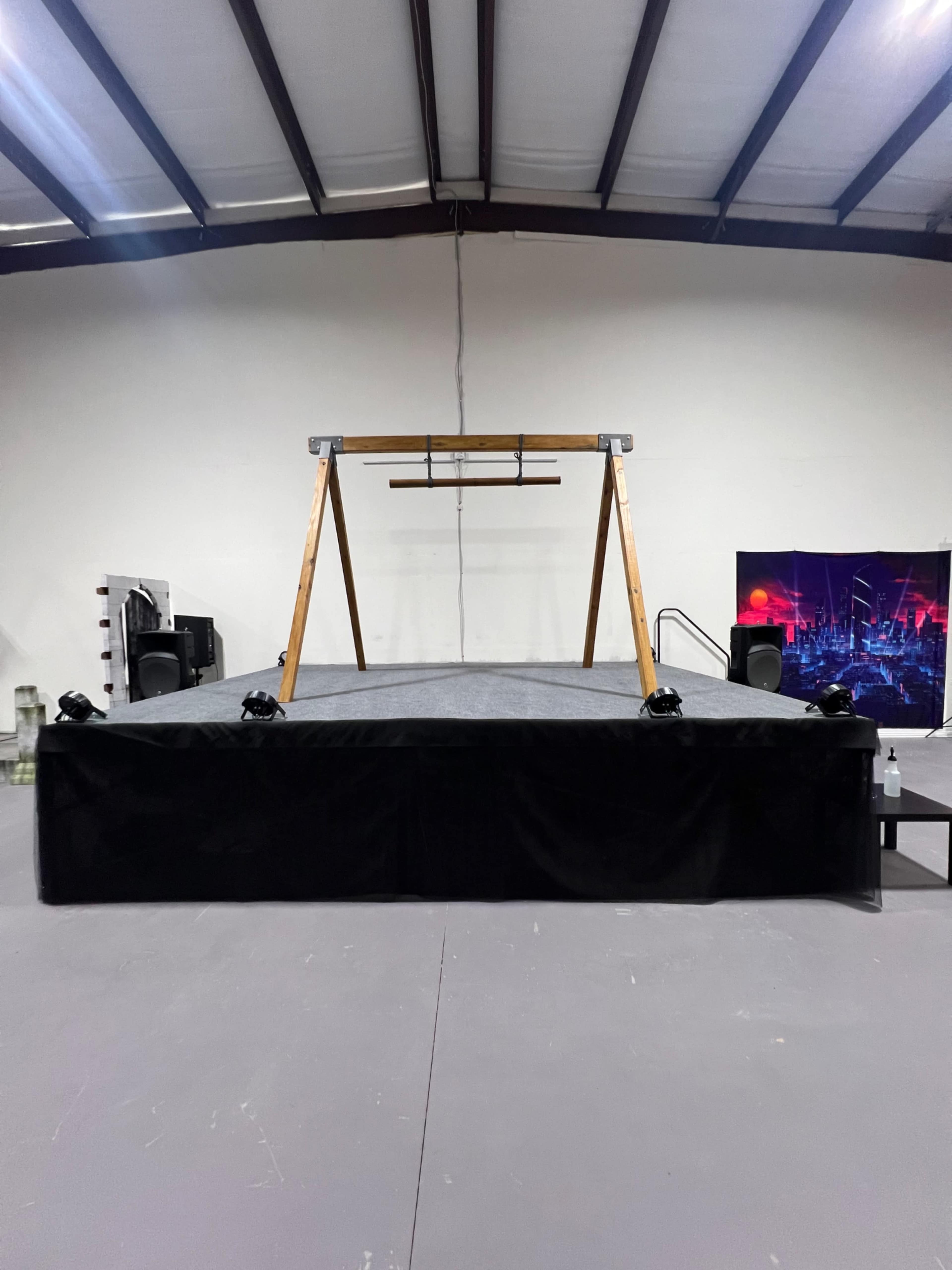 Studio Warehouse with Stage and Aerial Provisions Image in , Fort Worth, TX