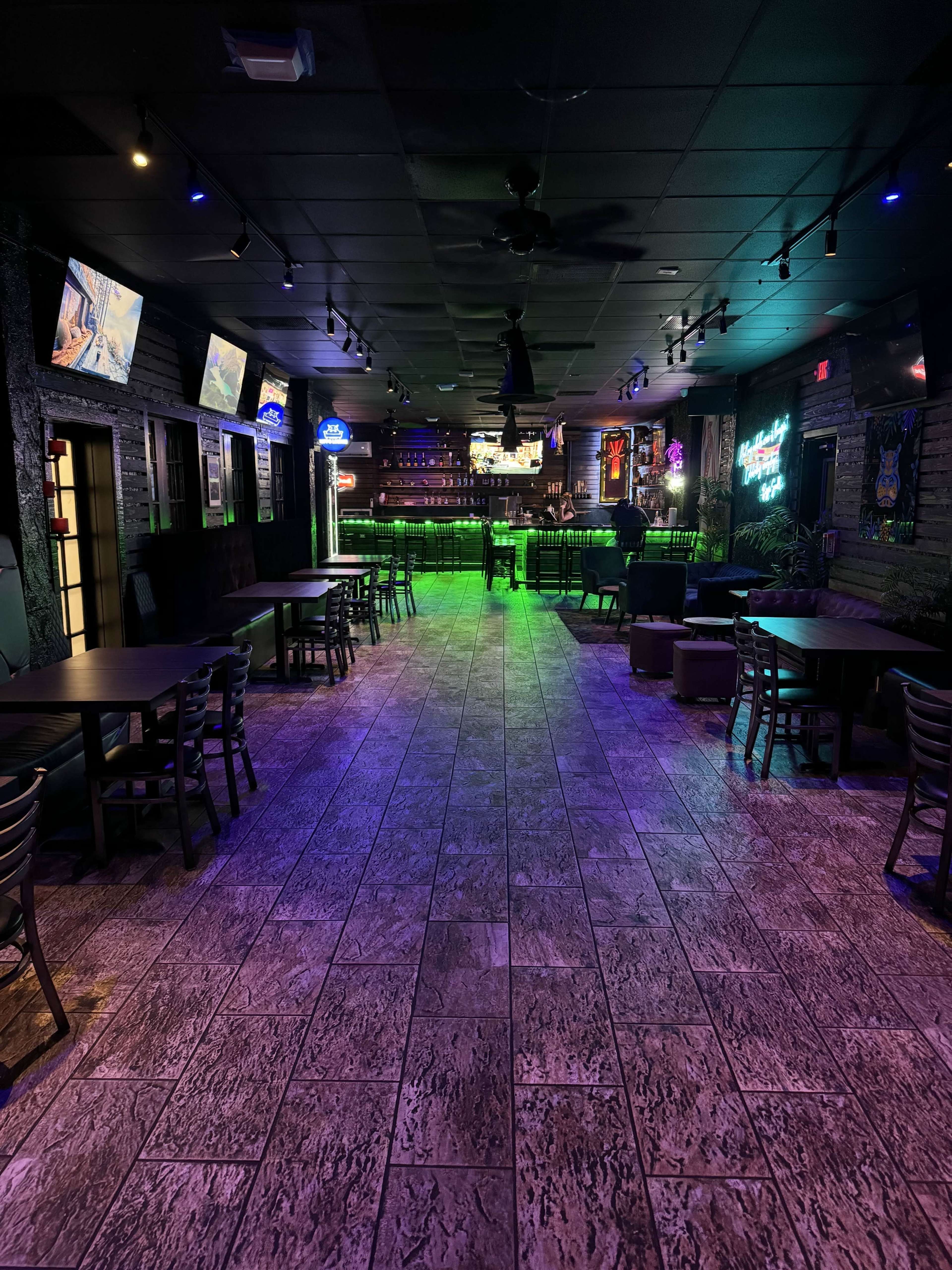 Urban lounge and bar Image in Marlen Terrace, pasadena, TX