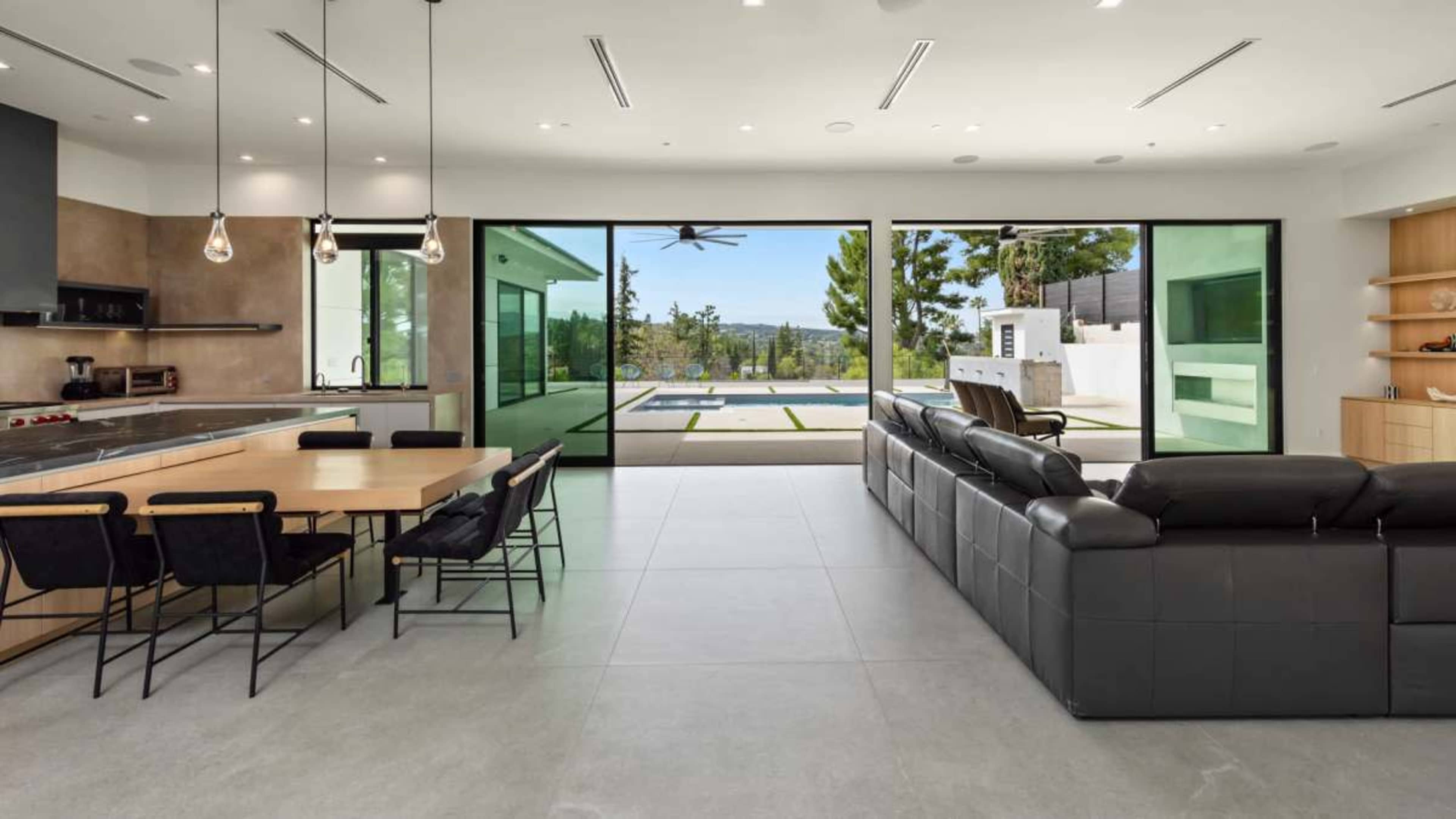 Encino Hills Modern Estate with Jetliner Canyon Views Image in Encino, Encino, CA
