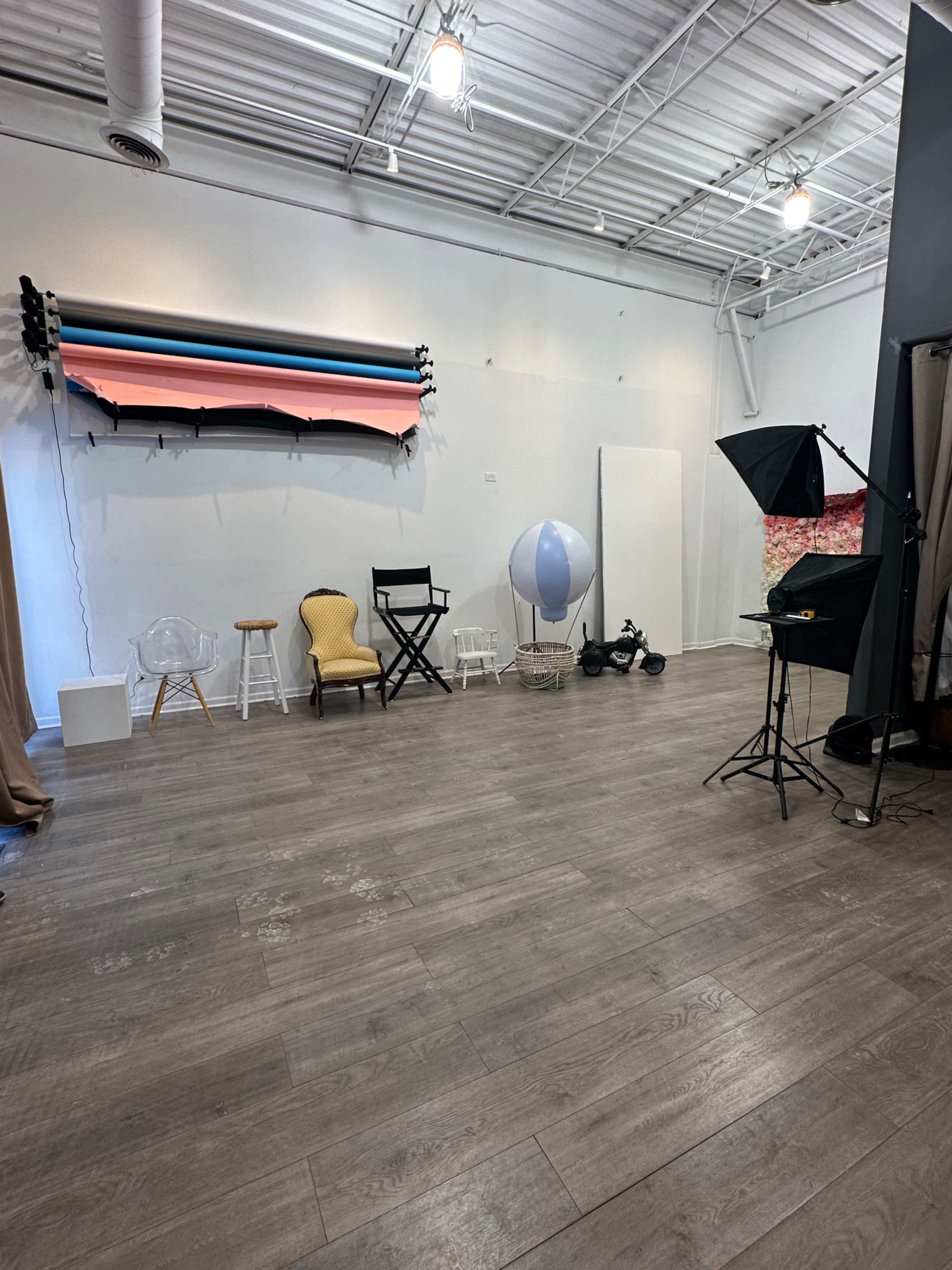 Styled Photography Studio with Multiple Sets & Backdrops Image in Schaumburg Township, Schaumburg, IL