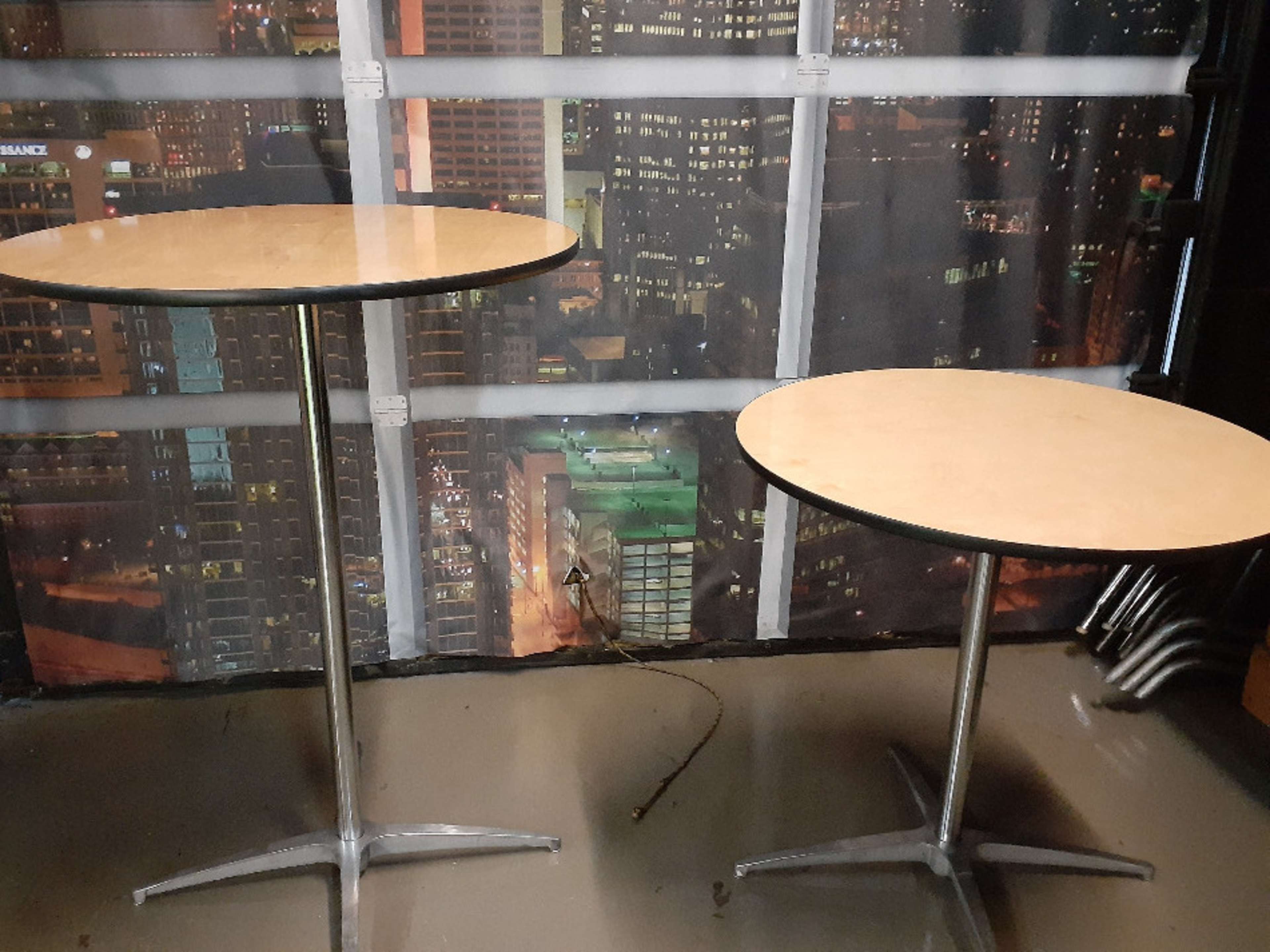 30" Round Cocktail Tables