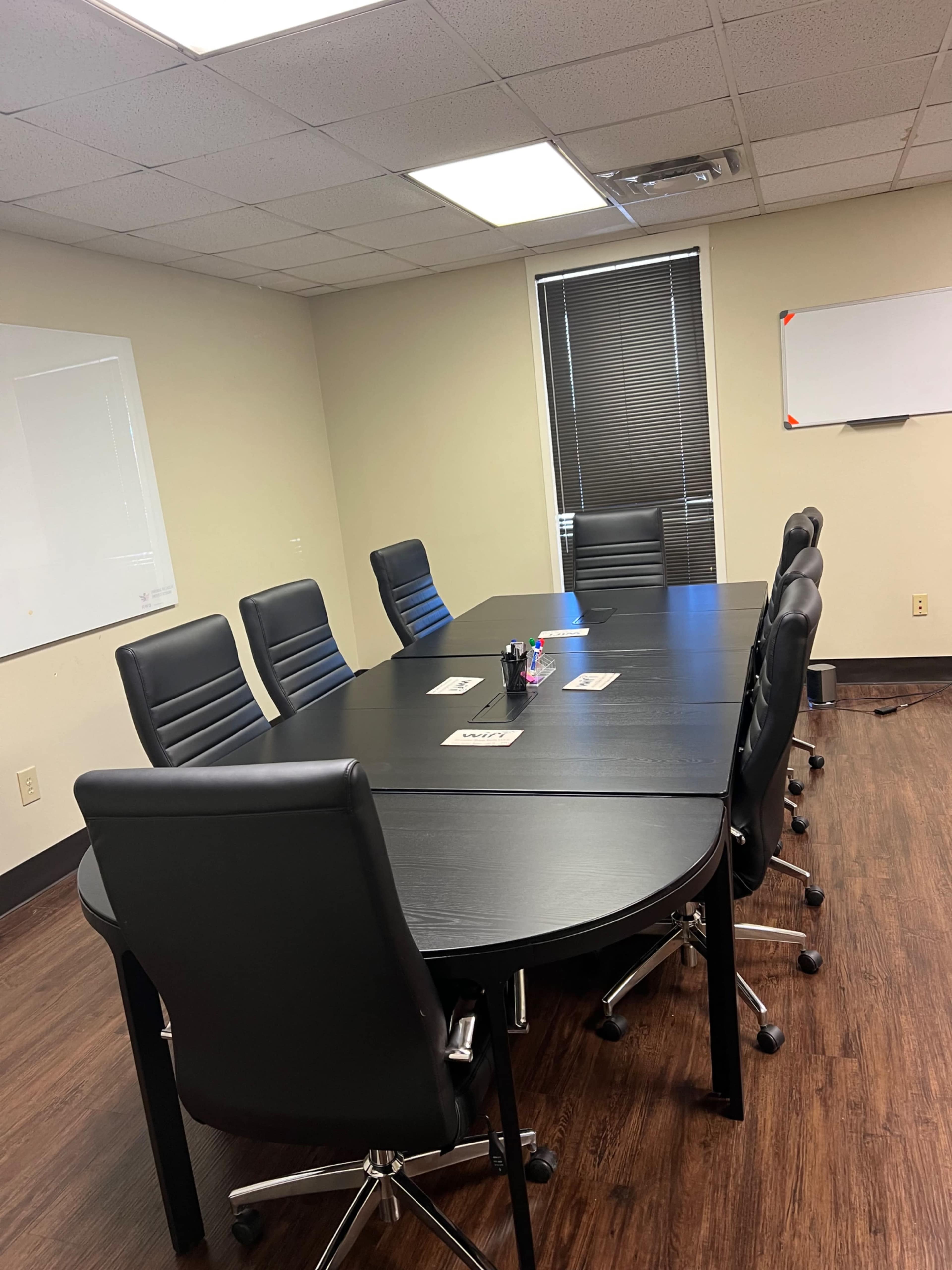 Small meeting space near Atlanta Airport With complimentary parking Image in College Park, College Park, GA