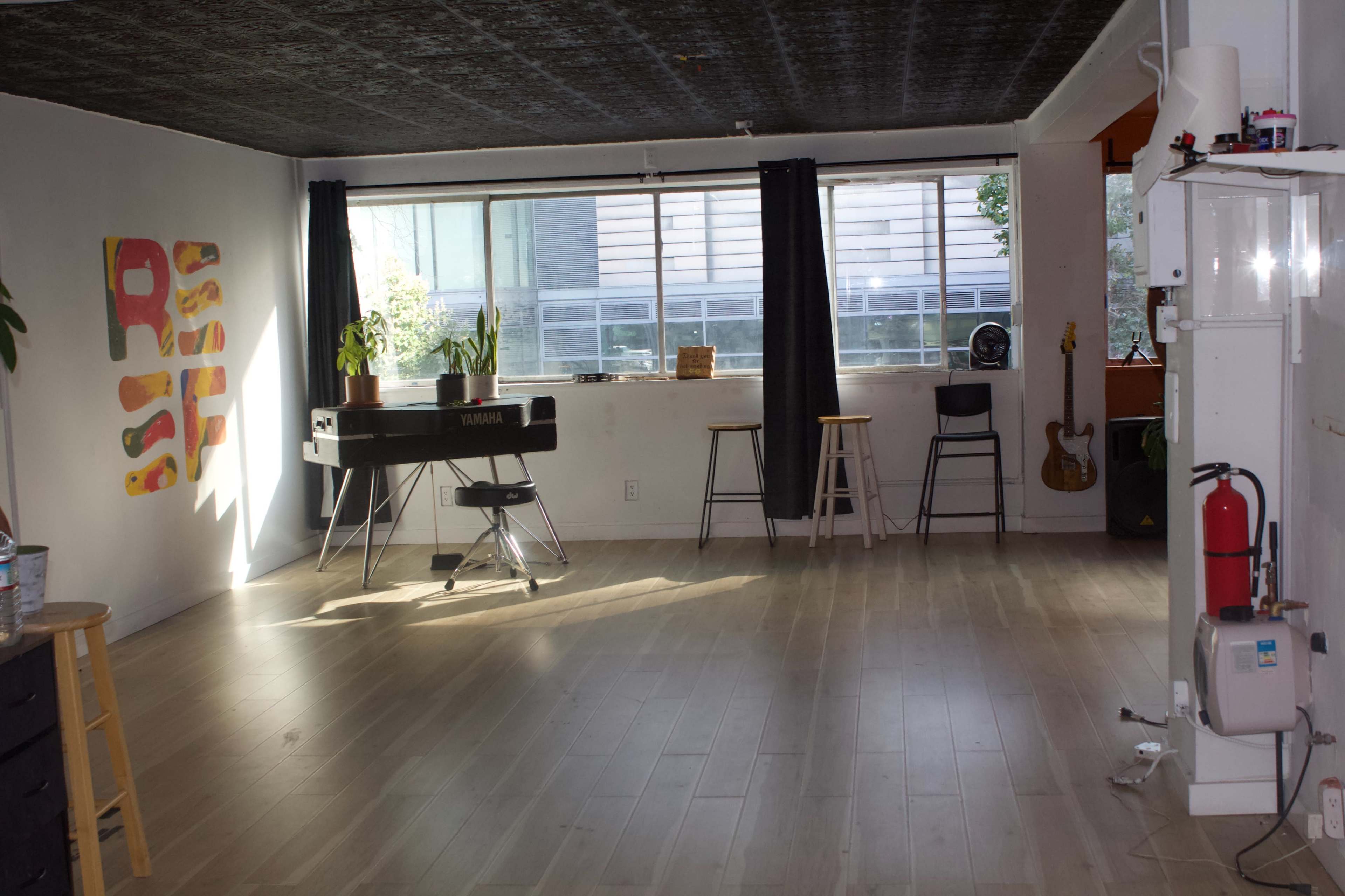 Vibey Downtown Studio Image in Downtown Oakland, Oakland, CA