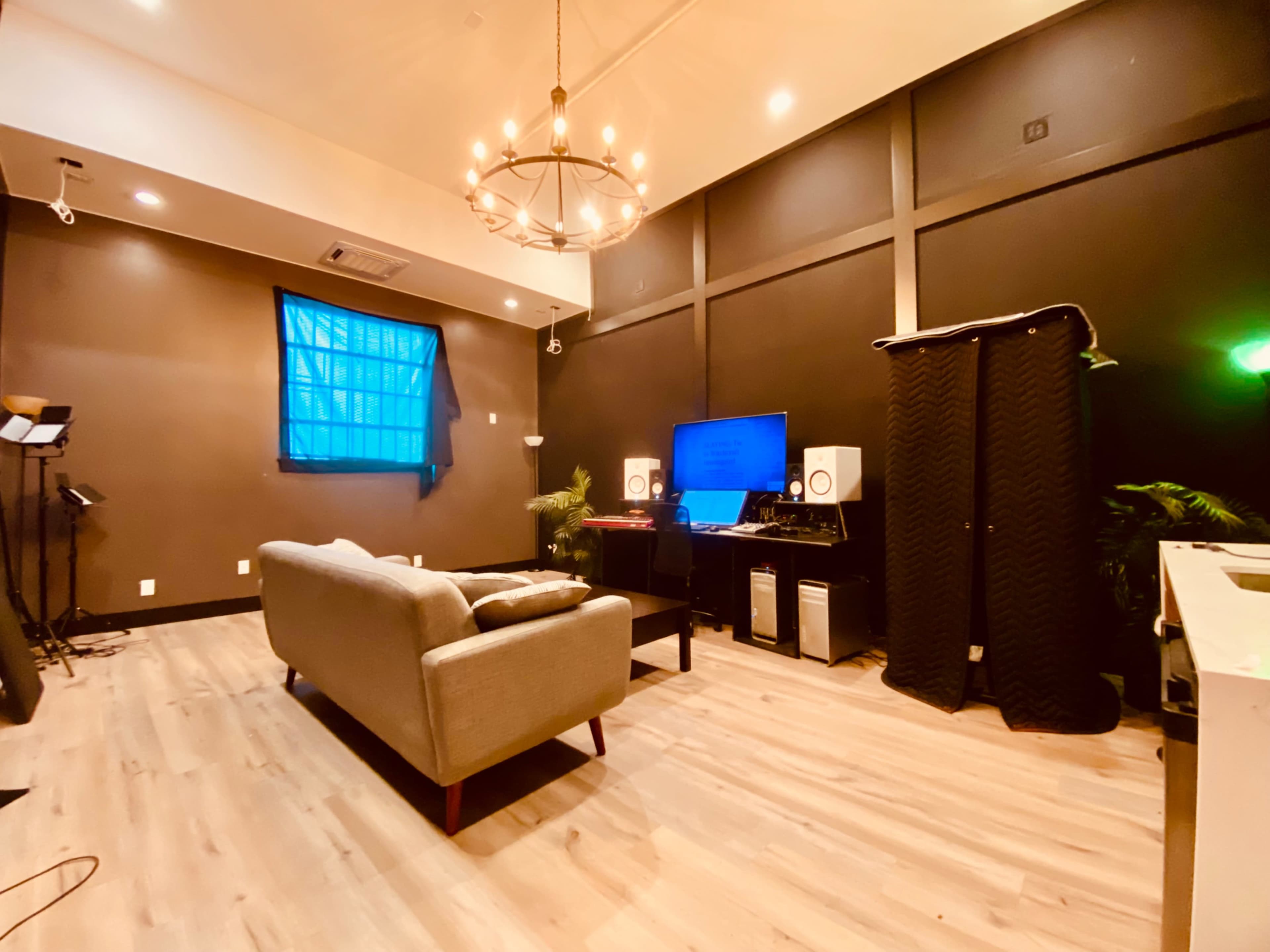 Private Music Recording Studio & Photo Studio with Industry-Standard Equipment & Chill Lounge Image in North Philadelphia, Philadelphia, PA