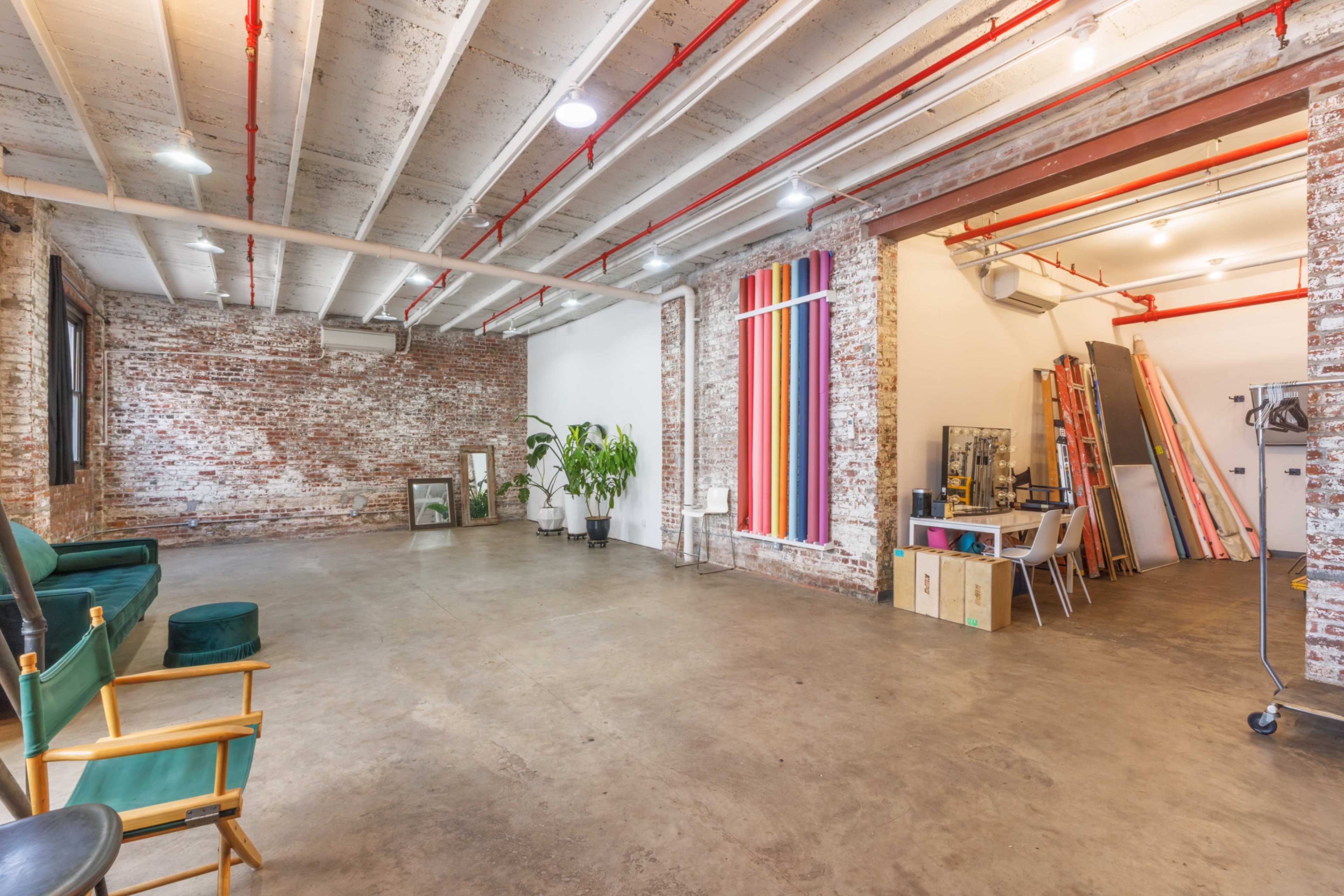 Lustro: HUGE Windows+20+Seamless Colors / PROFOTO lighting Image in East Williamsburg, Brooklyn, NY