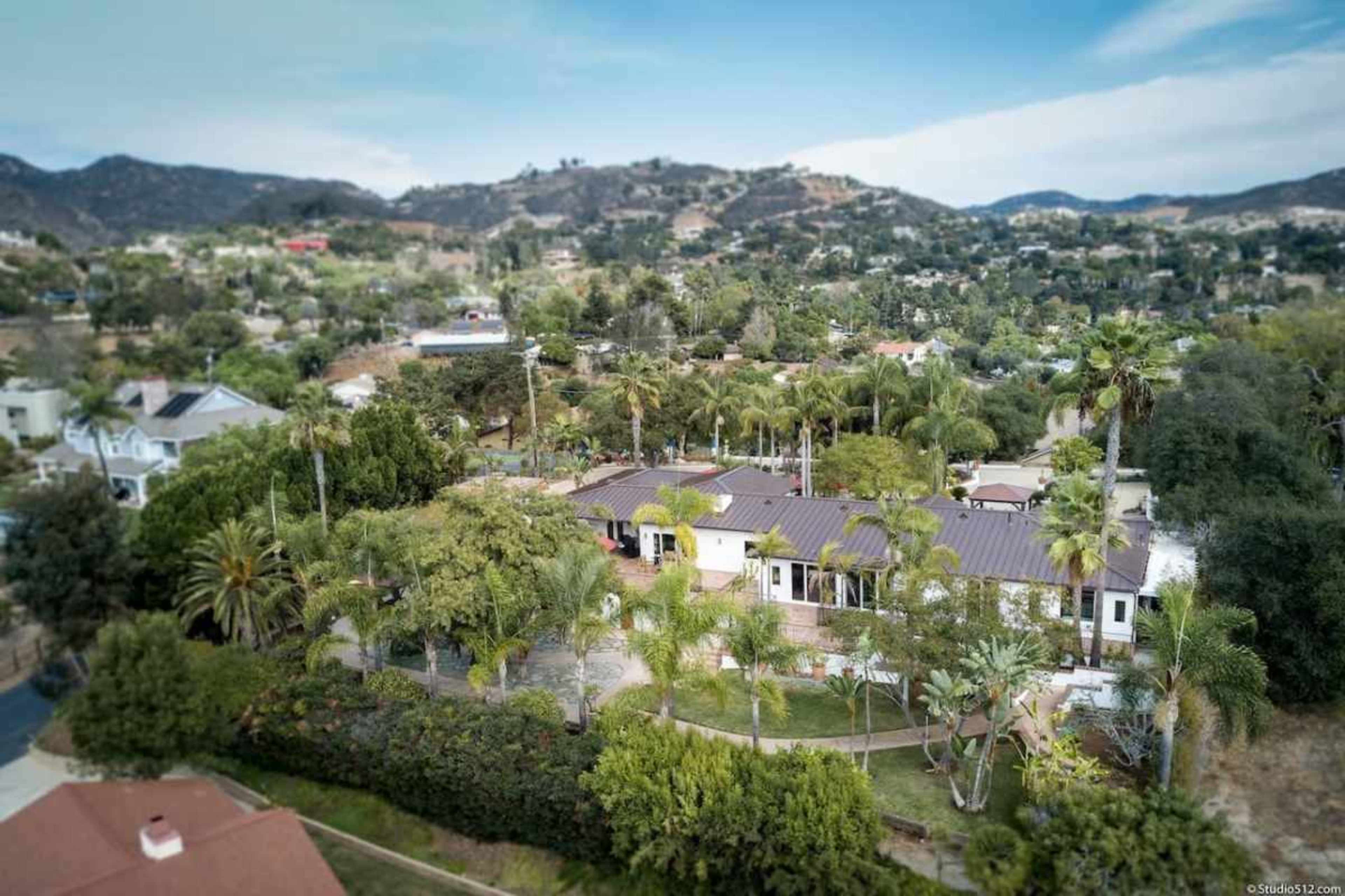 Casa de Aire y Sol-House of Air and Sun Image in , Vista, CA