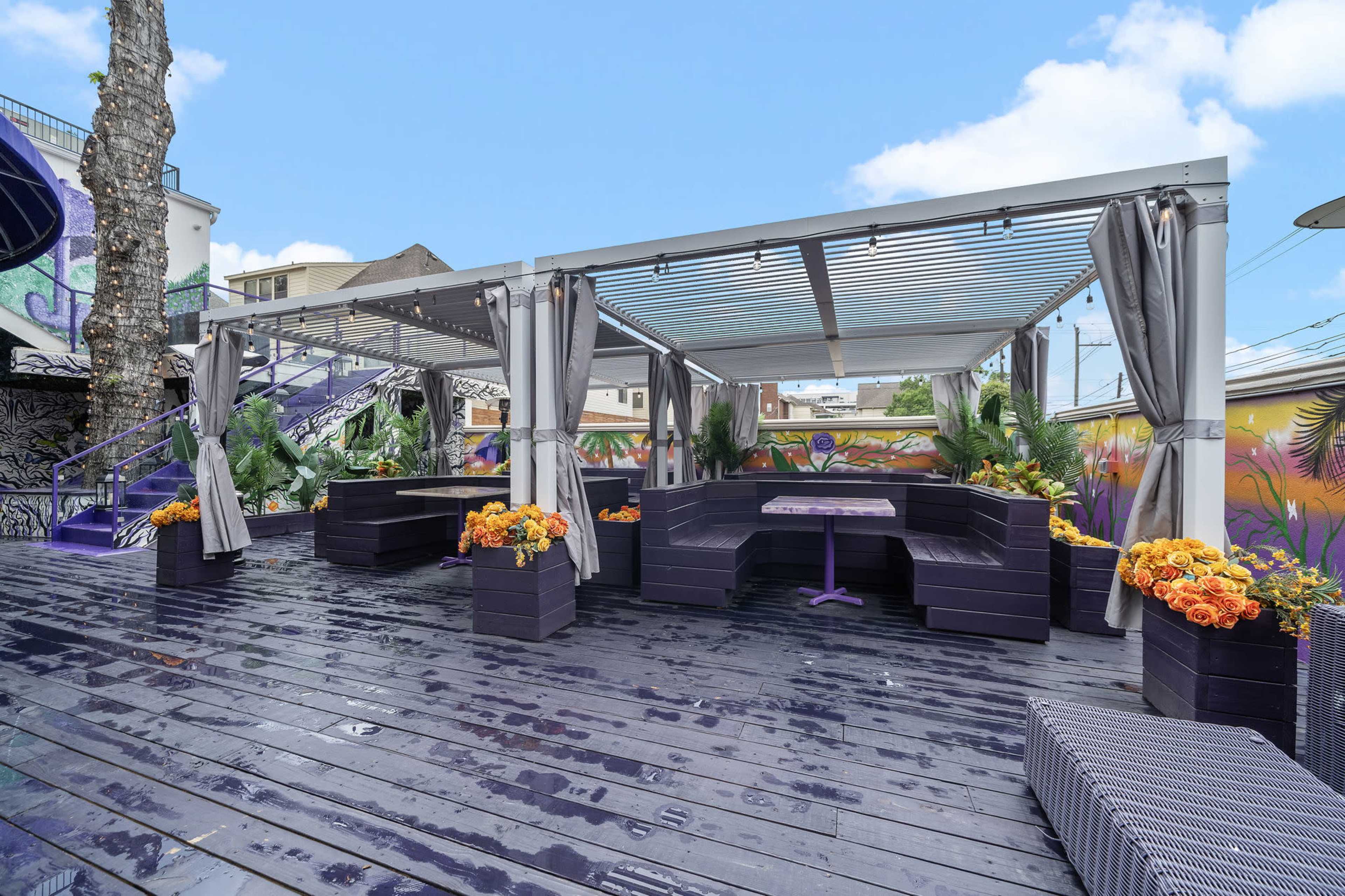 (PATIO LOUNGE) Downtown lounge event space with artistic scenery Image in Rice Military, Houston, TX