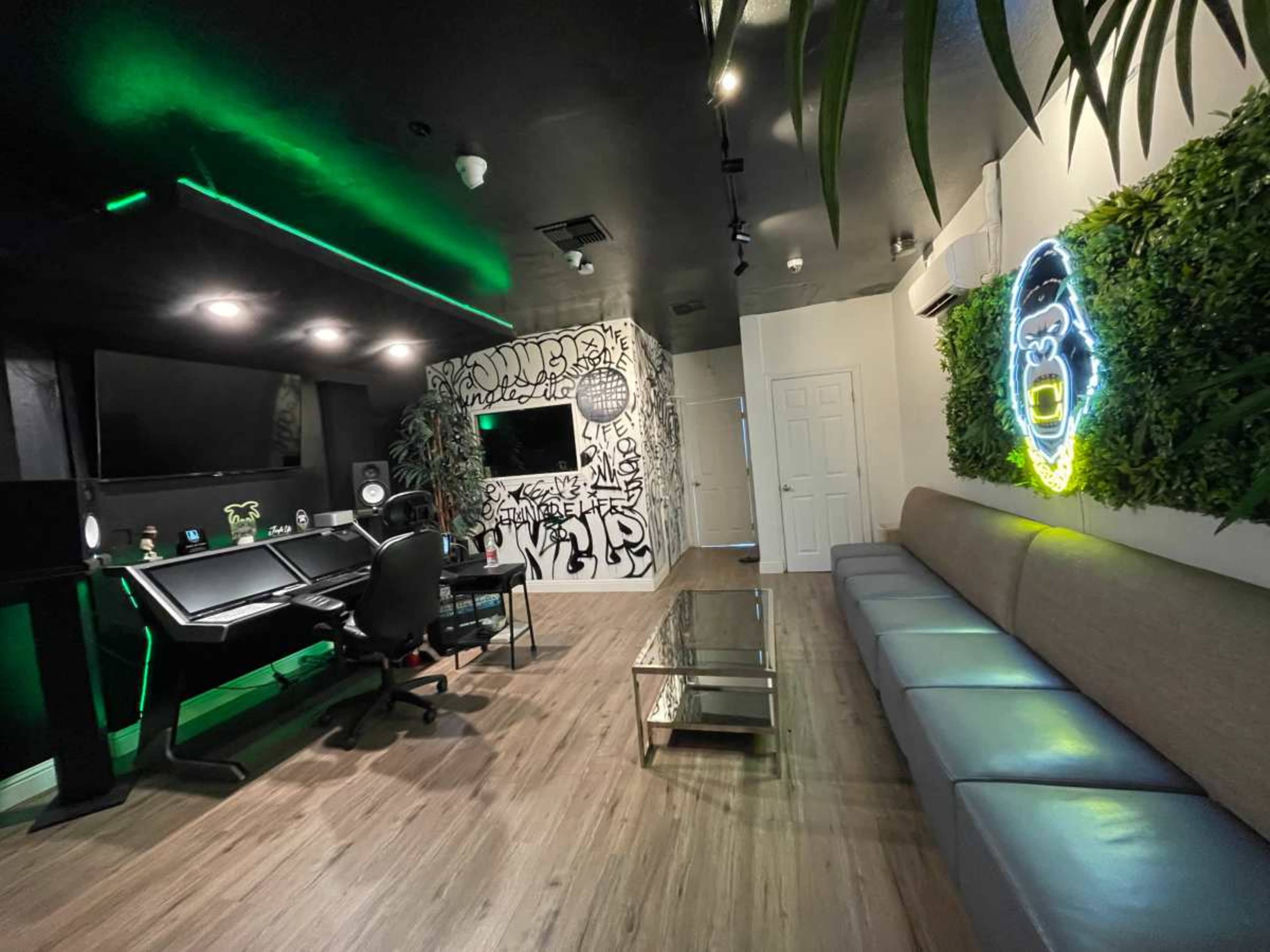 Jungle Life Music Recording Studio and Rehearsal Space Image in Vallejo, Vallejo, CA