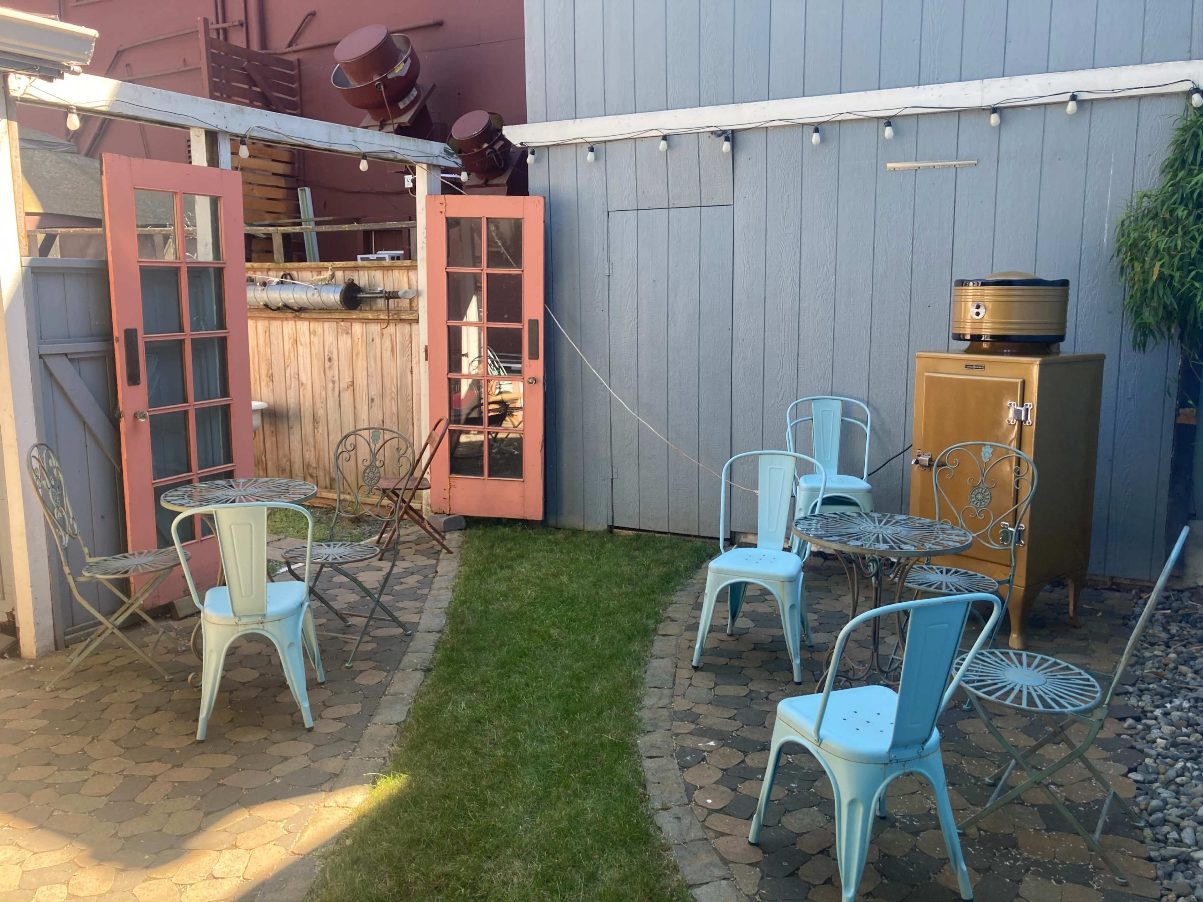 Charming Courtyard: Perfect for Intimate Acoustic Concerts, Events, Gatherings Image in Mount Vernon, Mount Vernon, WA