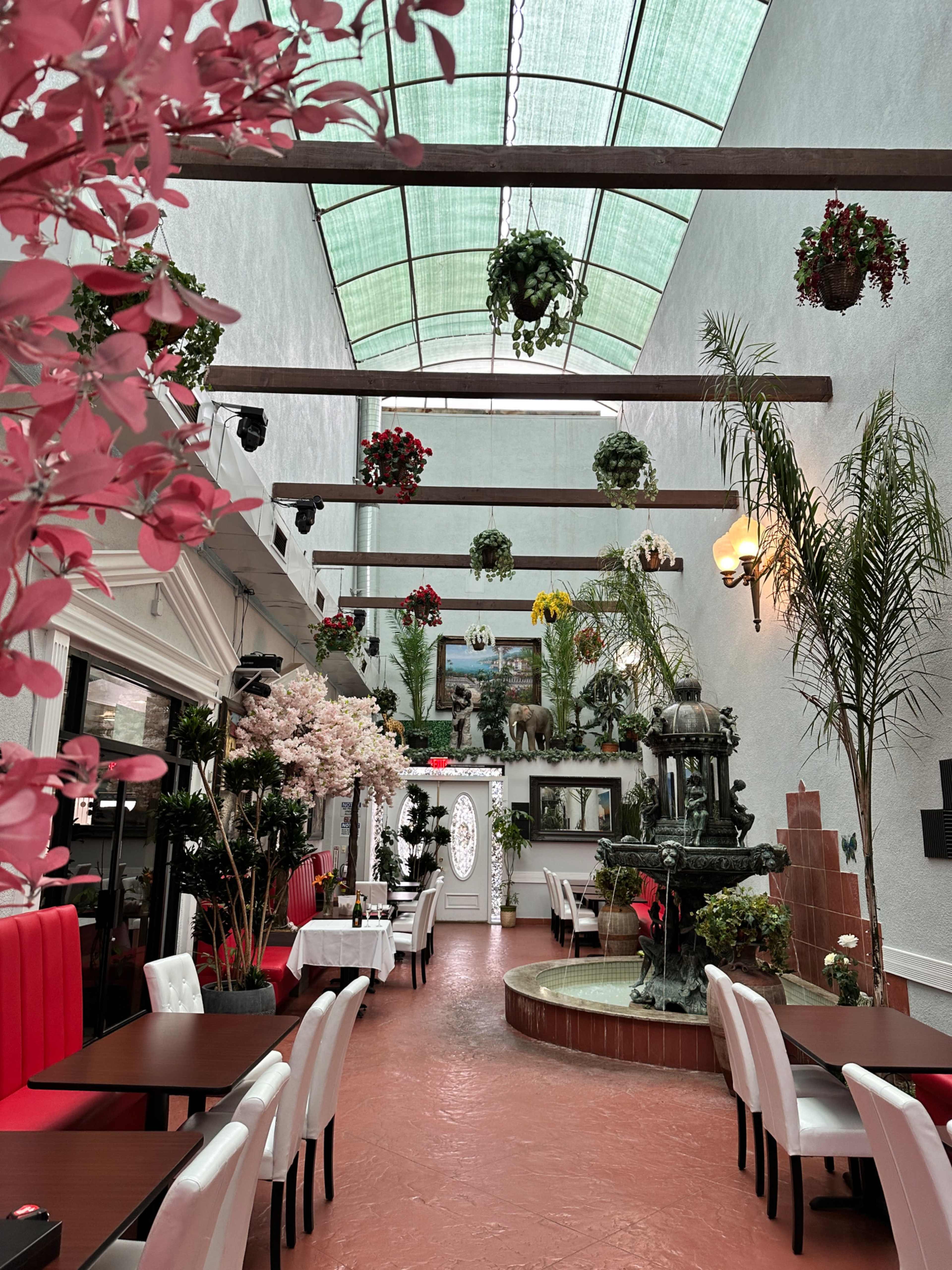 Indoor garden Banquet hall Image in Sovana, Las Vegas, NV