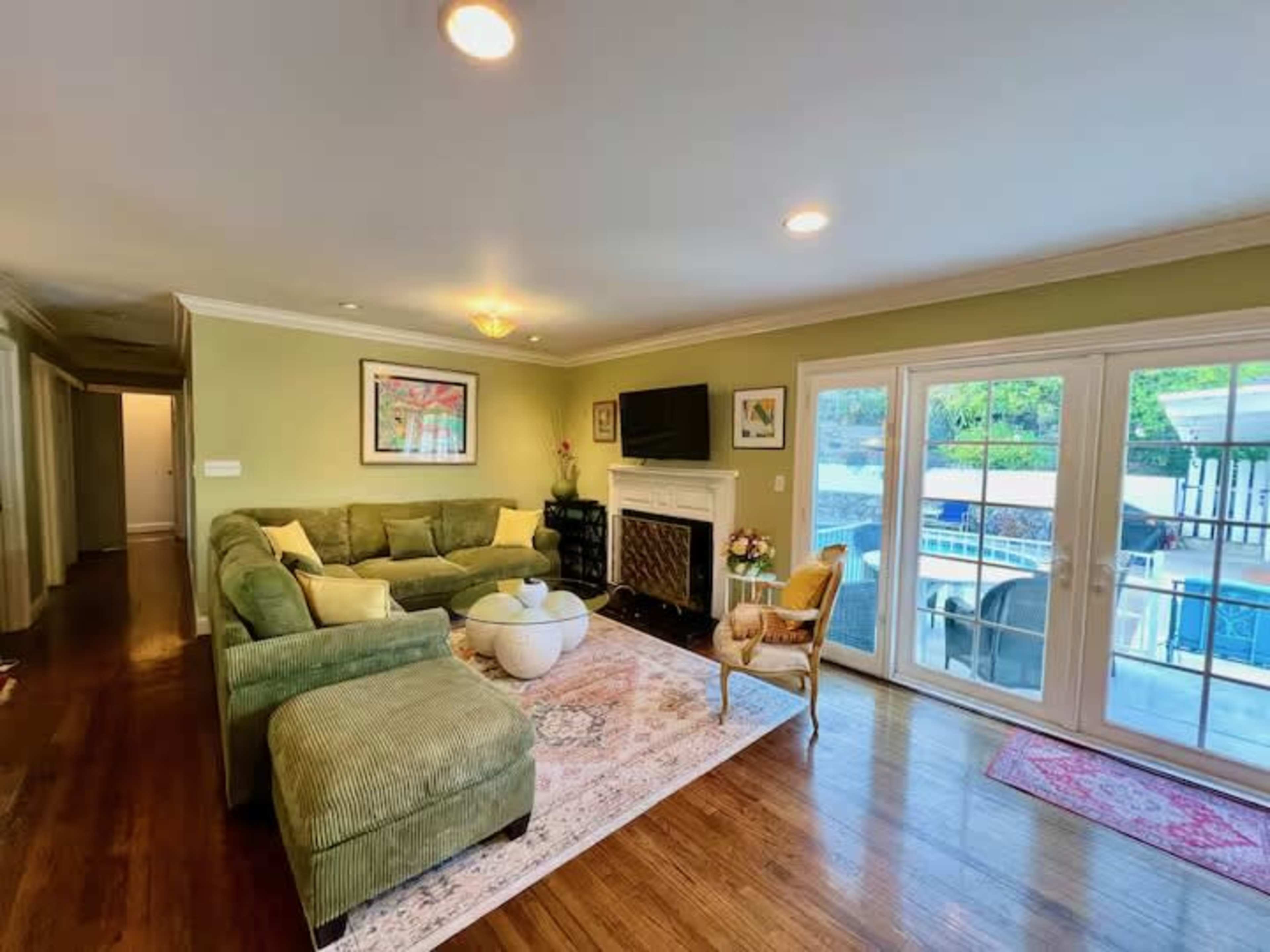 Los Angeles Home Spacious with Natural Light Image in Monterey Park, Monterey Park, CA