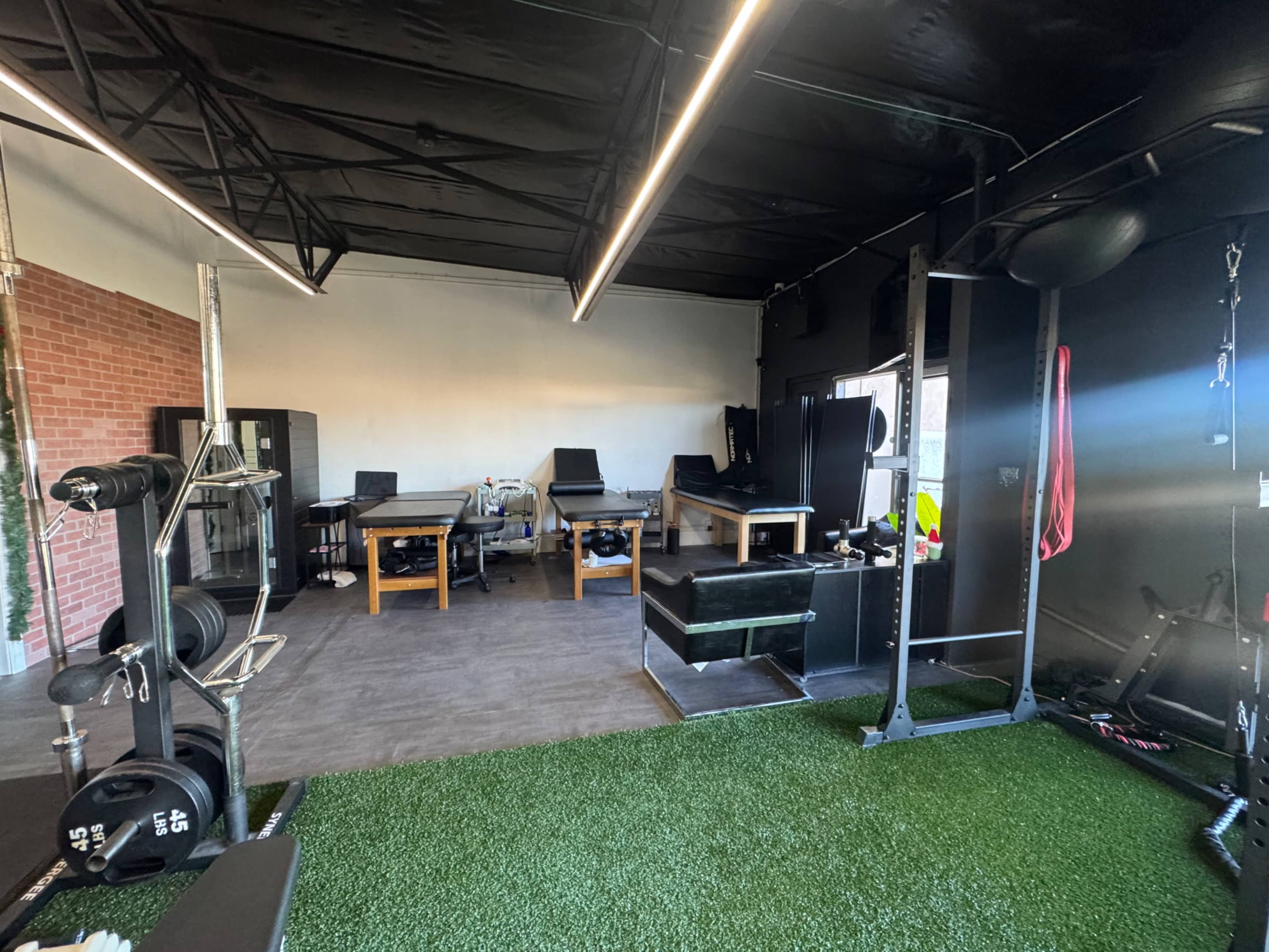 Clean Modern Boxing Gym - Ventura Blvd Image in Tarzana, Tarzana, CA