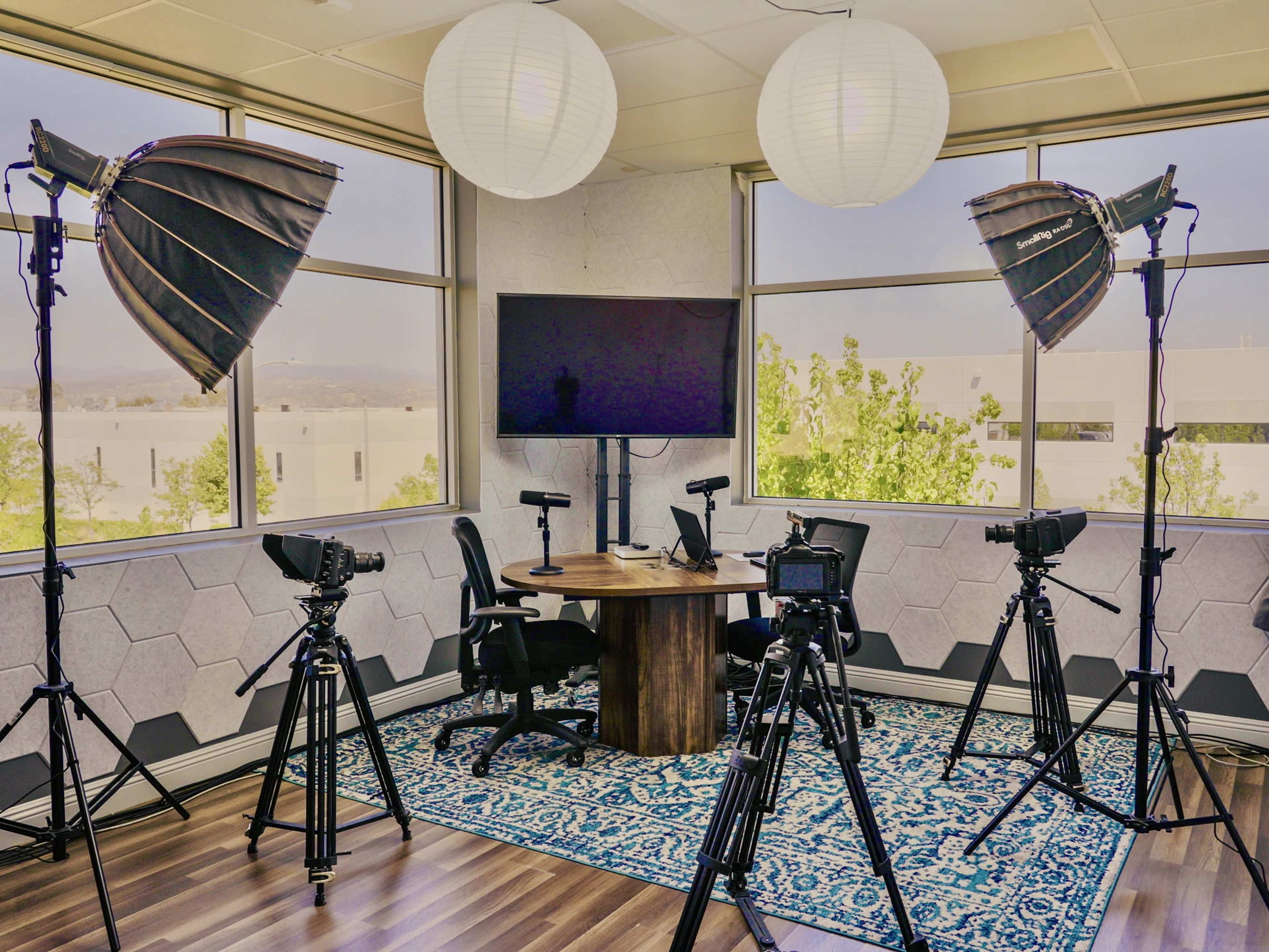 Modern and Roomy Suburban Podcast Studio with Mountain Views Image in , Valencia, CA