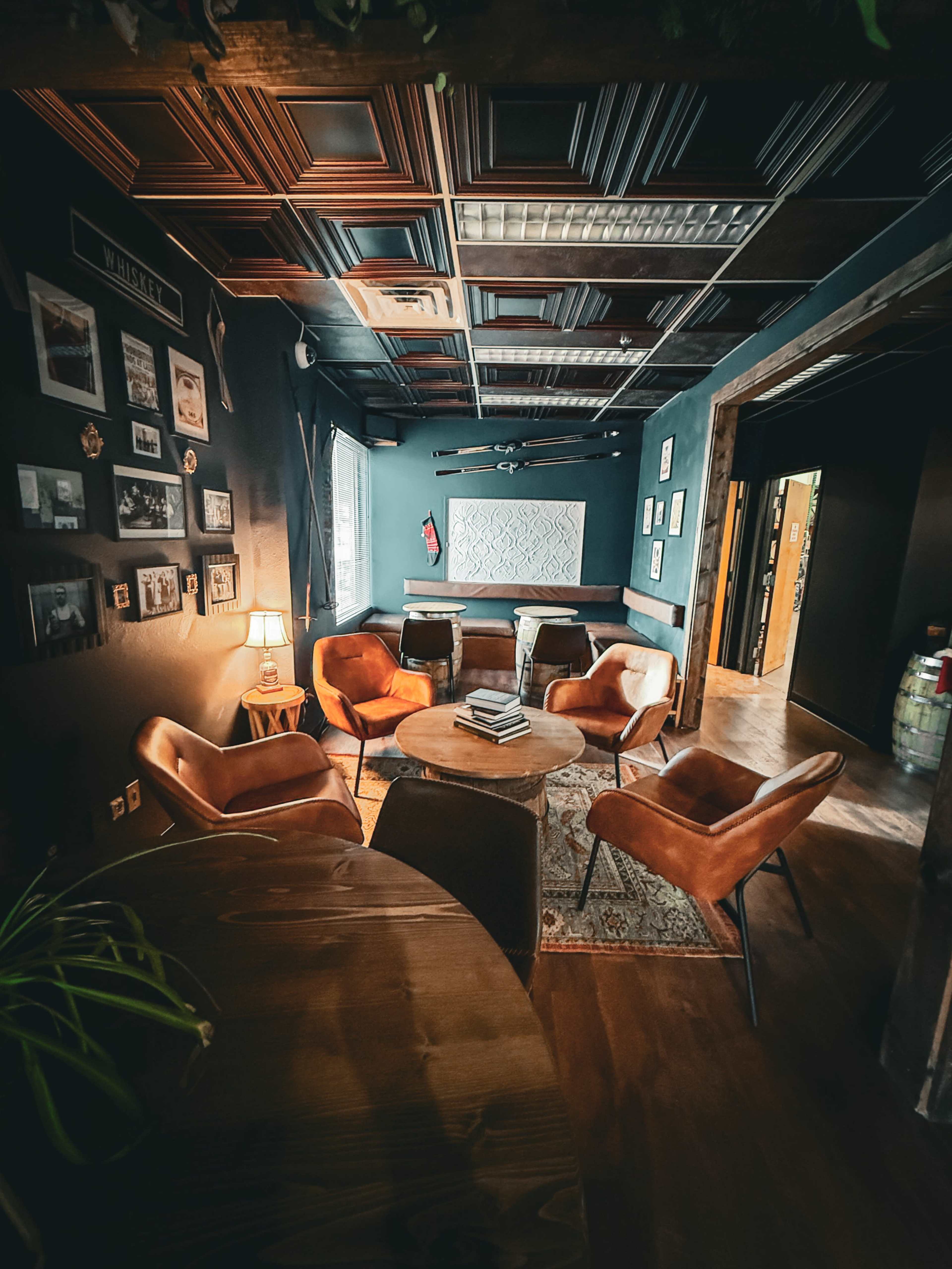 Cozy Urban Tasting Room with Après-Ski Speakeasy Energy Image in Centennial, Centennial, CO