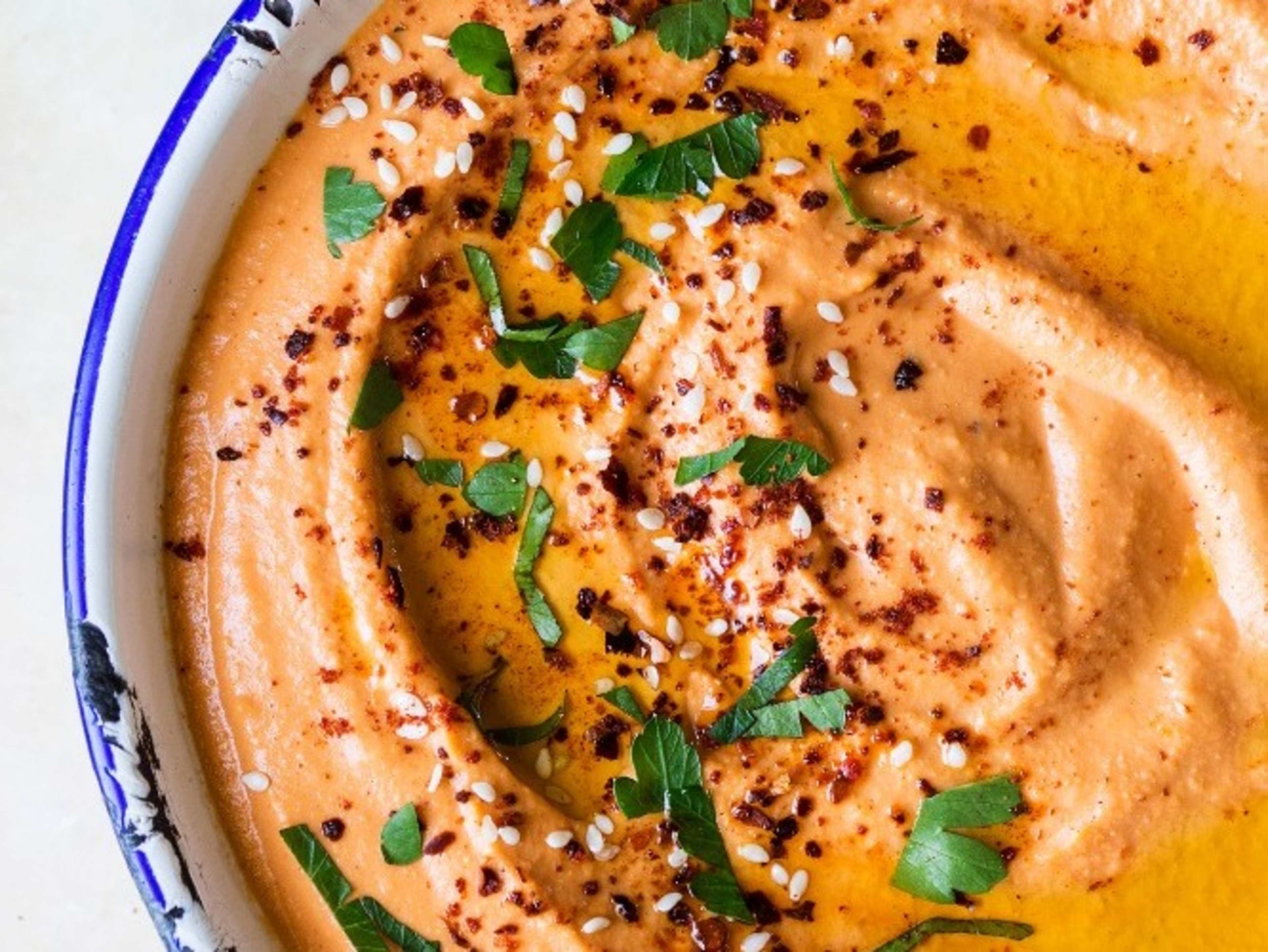 ROASTED RED PEPPER HUMMUS