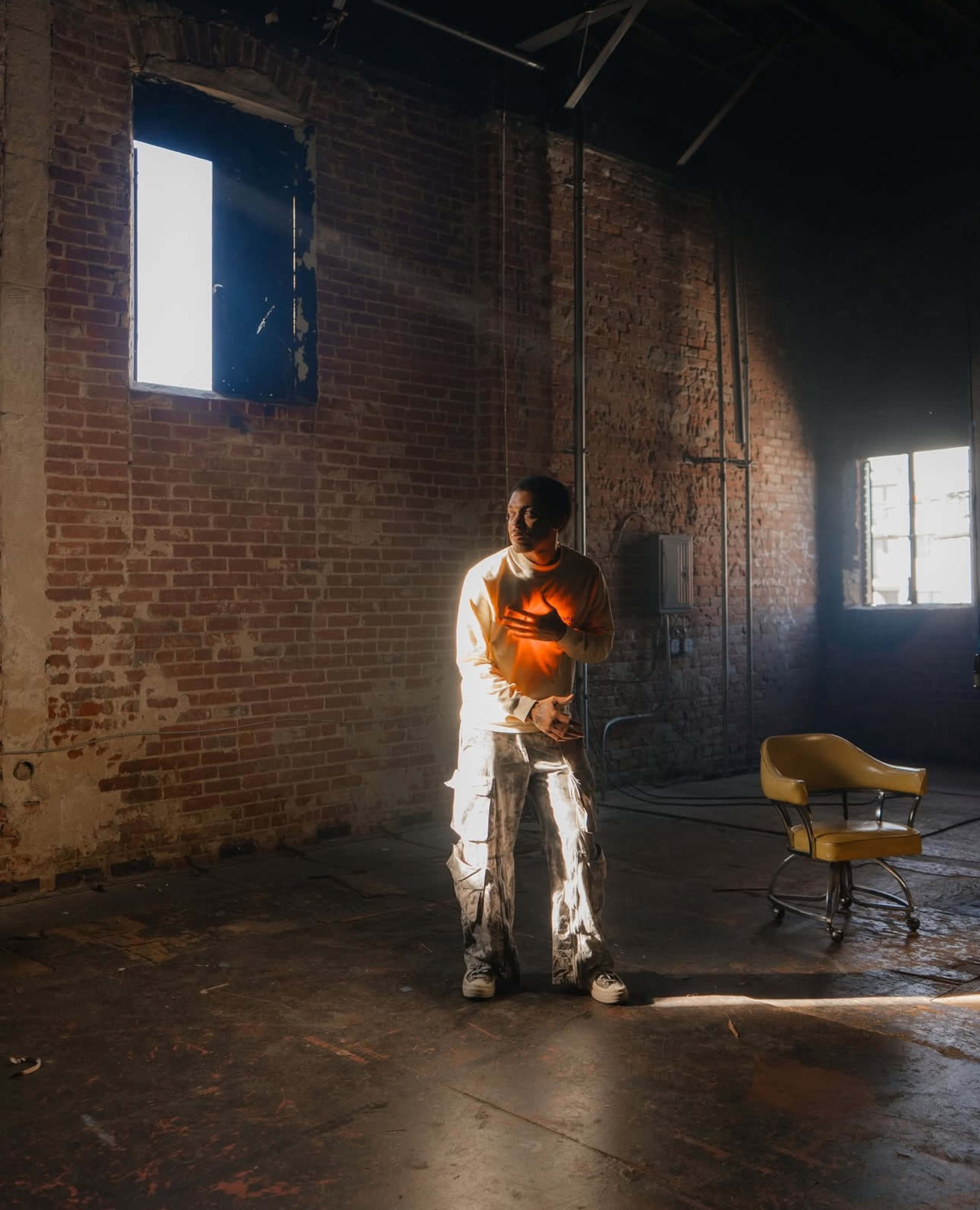 Light ray wear-house Image in Van Nuys, van nuys, CA