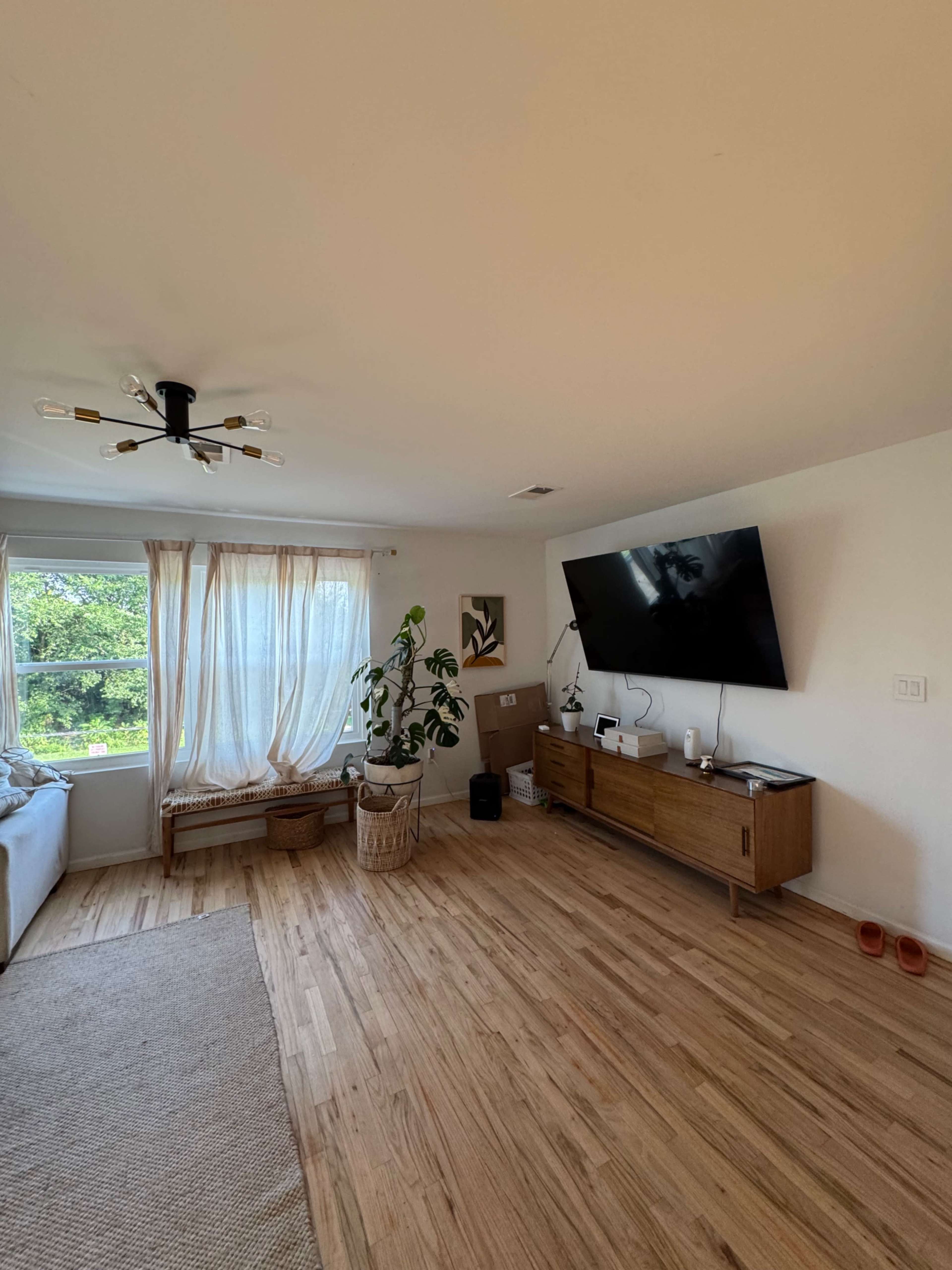 Oasis big space apartment Image in Elizabethport, Elizabeth, NJ