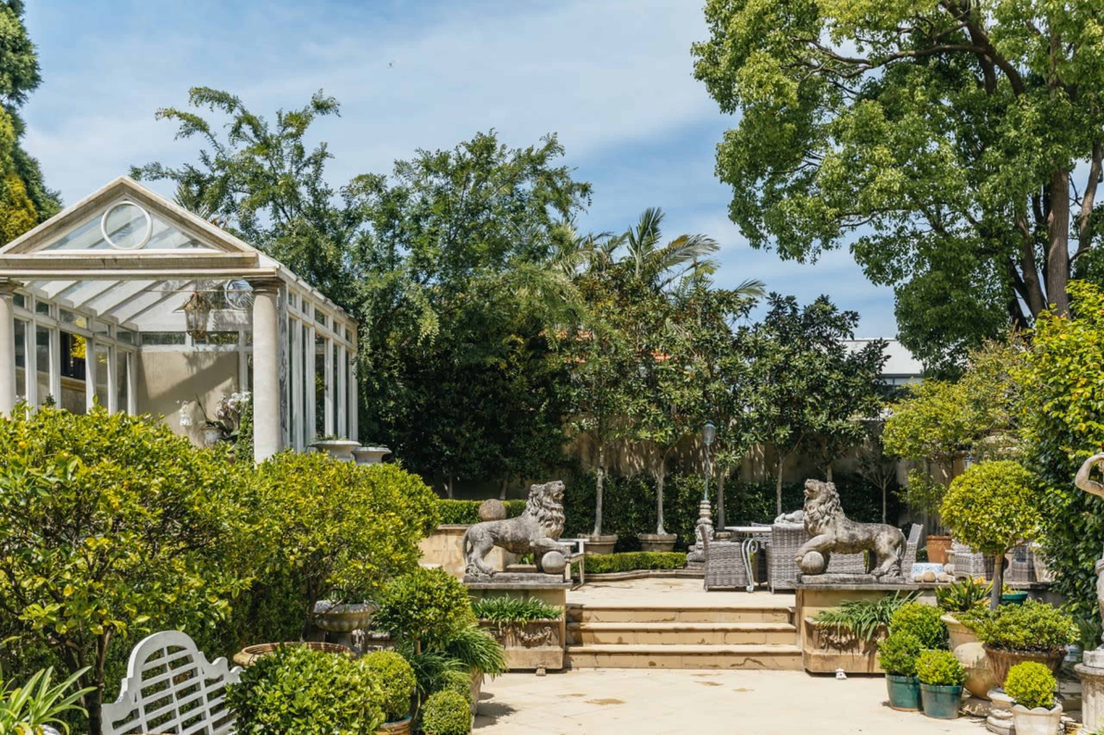 Luxurious Garden Oasis with Pool Image in Pagewood, Pagewood, NSW