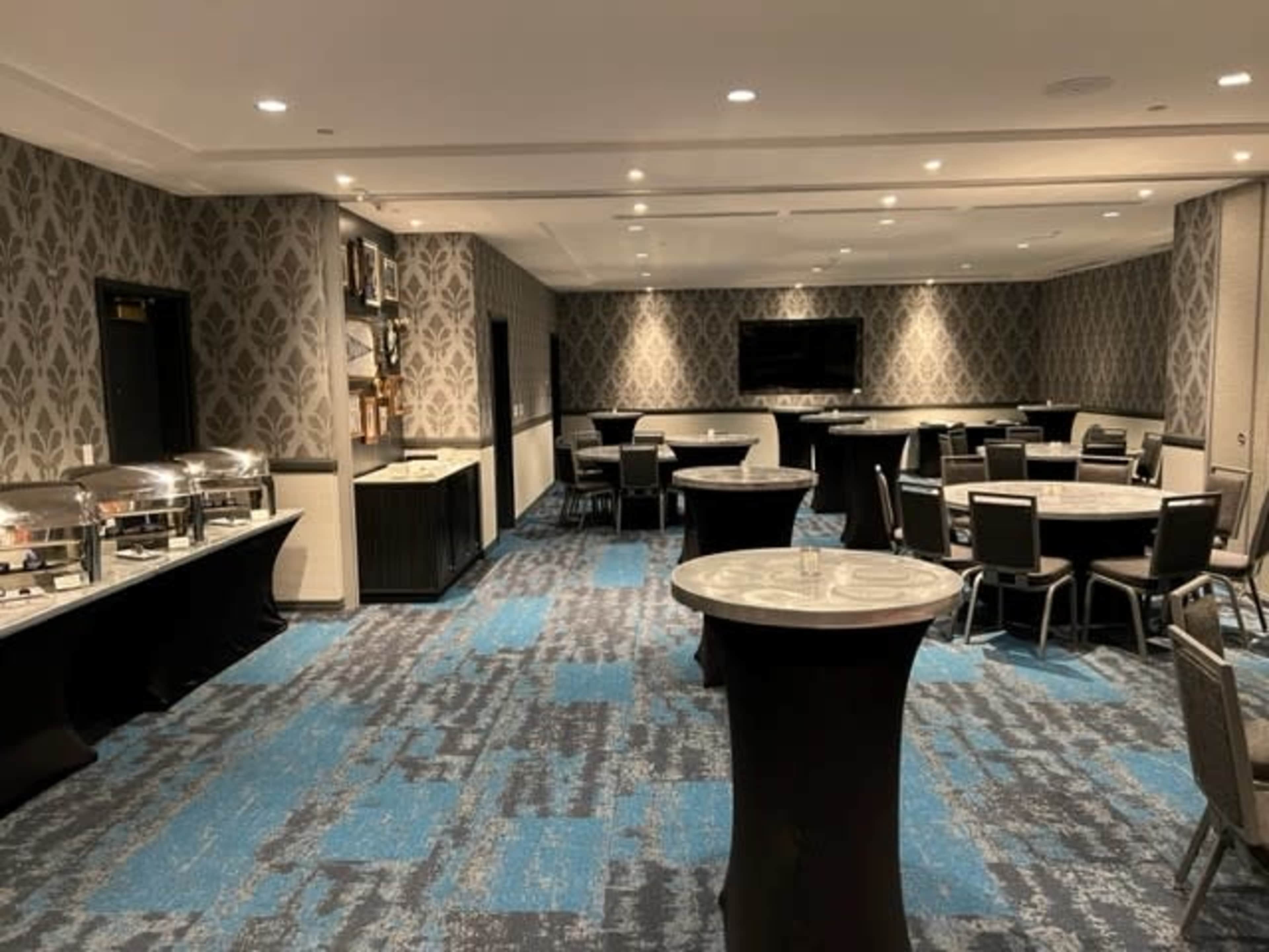 Lafayette Salon Image in Central Business District, New Orleans, LA