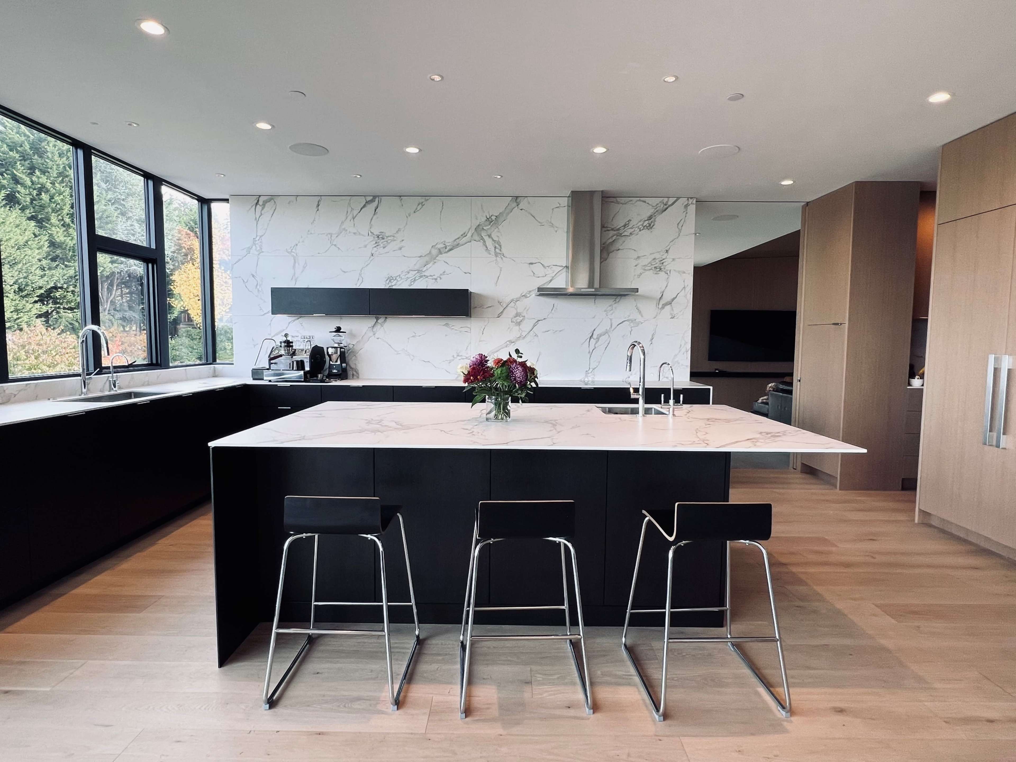 Gorgeous Modern Light Filled 6000 Sq Ft Home with Amazing Water, Lake and City Views Image in Mercer Island, Mercer Island, WA