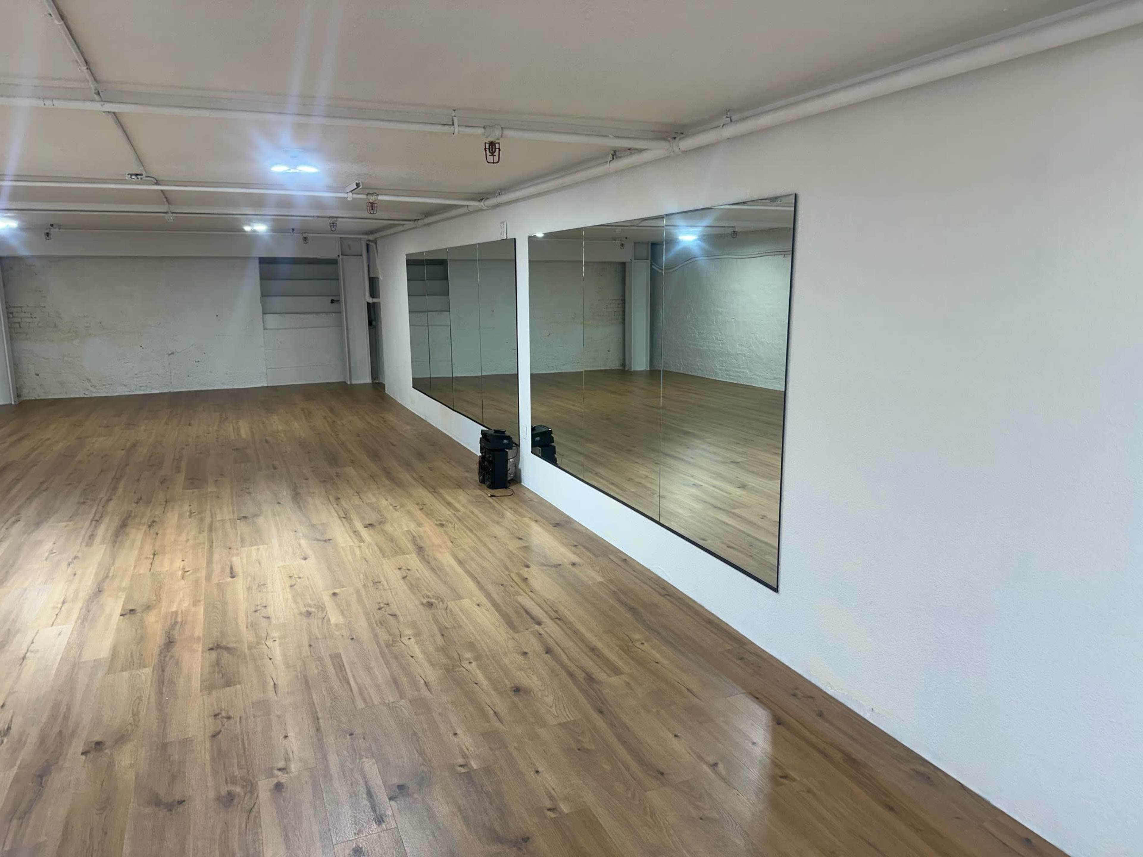 Big Rehersal Space Down Town San Francisco Image in Chinatown, San Francisco, CA