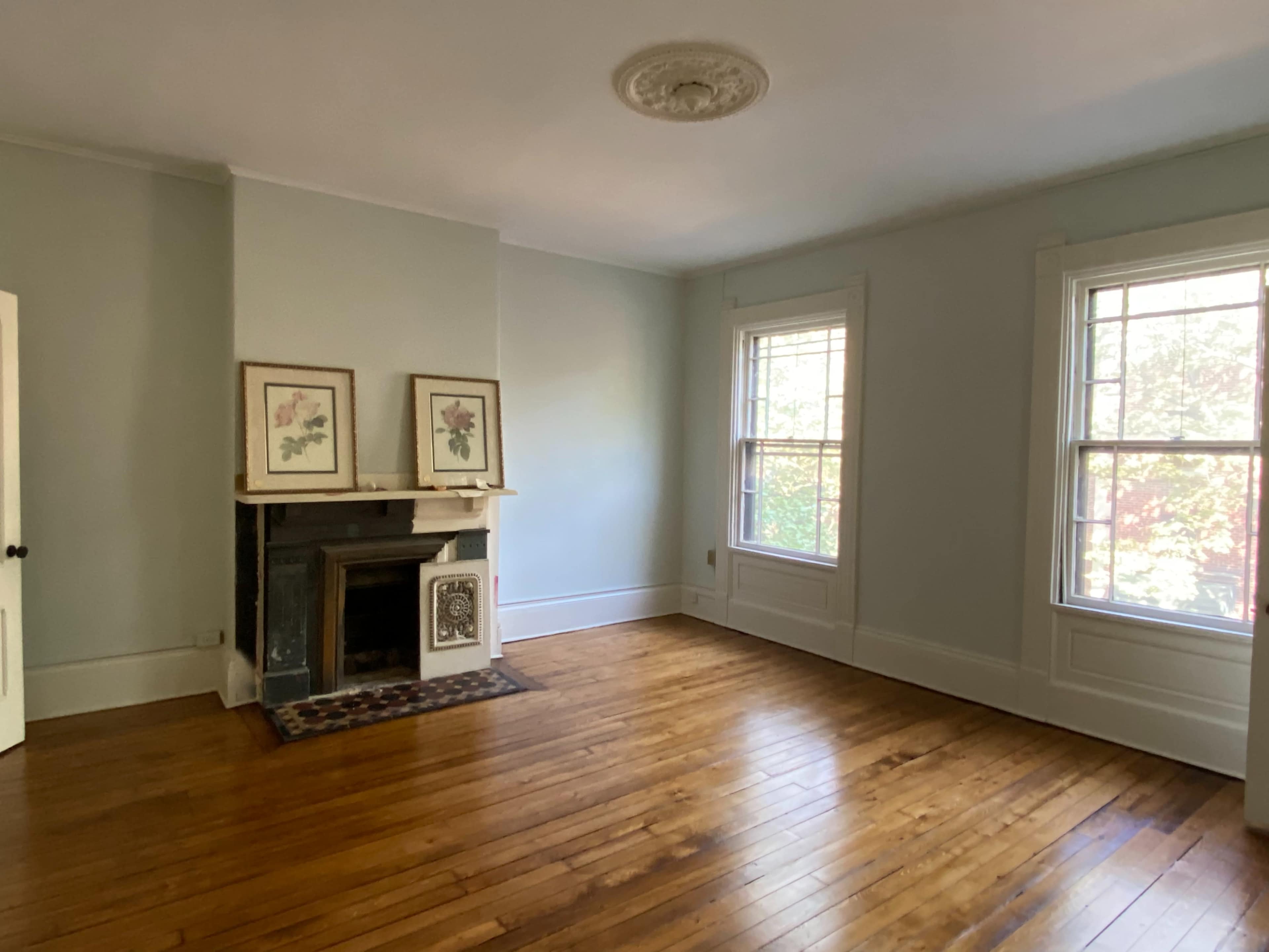 1884 Victorian Queen Anne Style Brick Rowhouse Image in Metro Center, Springfield, MA