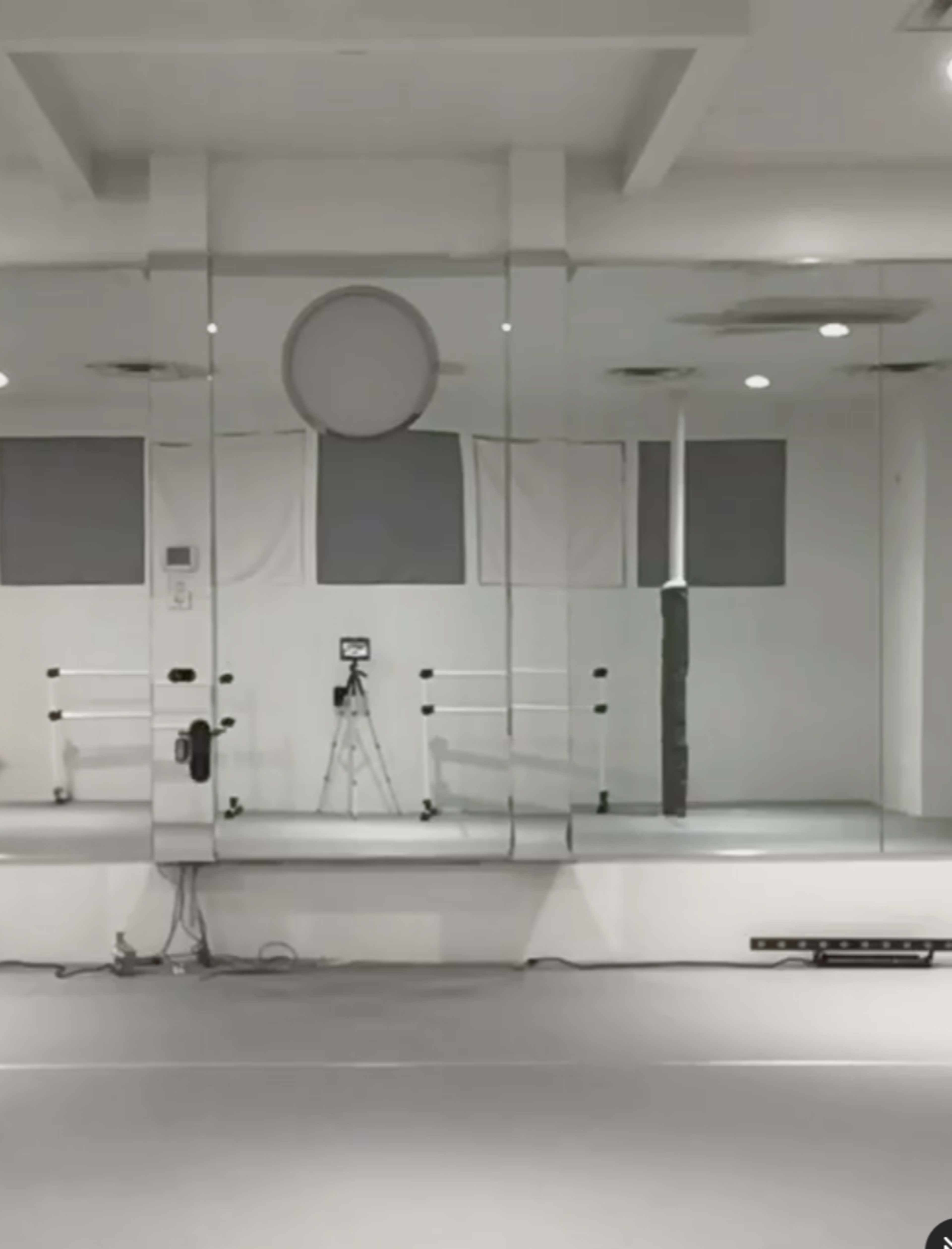 Spring Branch Area Dance Studio, Mirrors, Professional Sprung Floor, Marley, Barres Image in Memorial, HOUSTON, TX