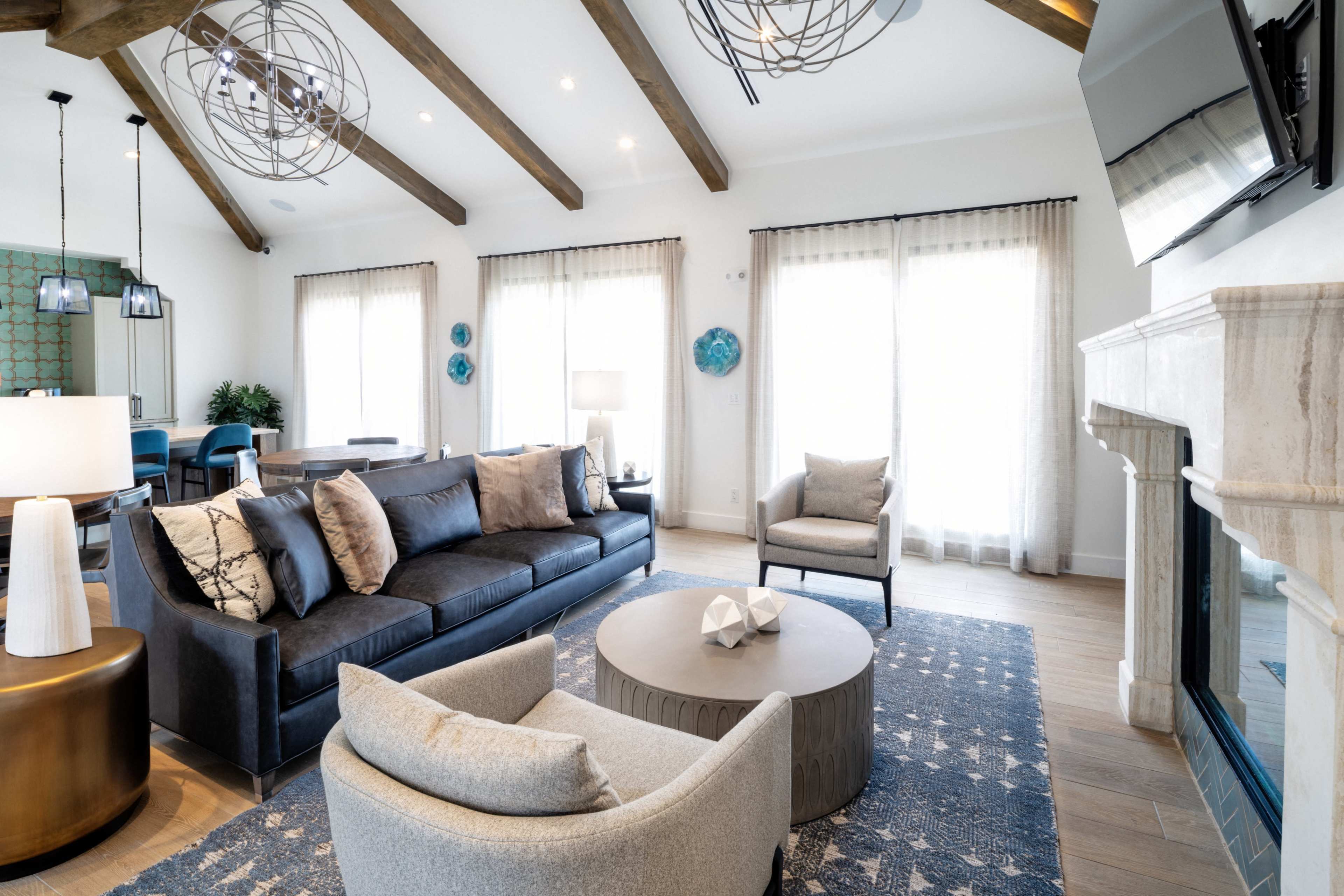 Cozy Lounge located in Bee Cave Image in Bee Cave, Bee Cave, TX