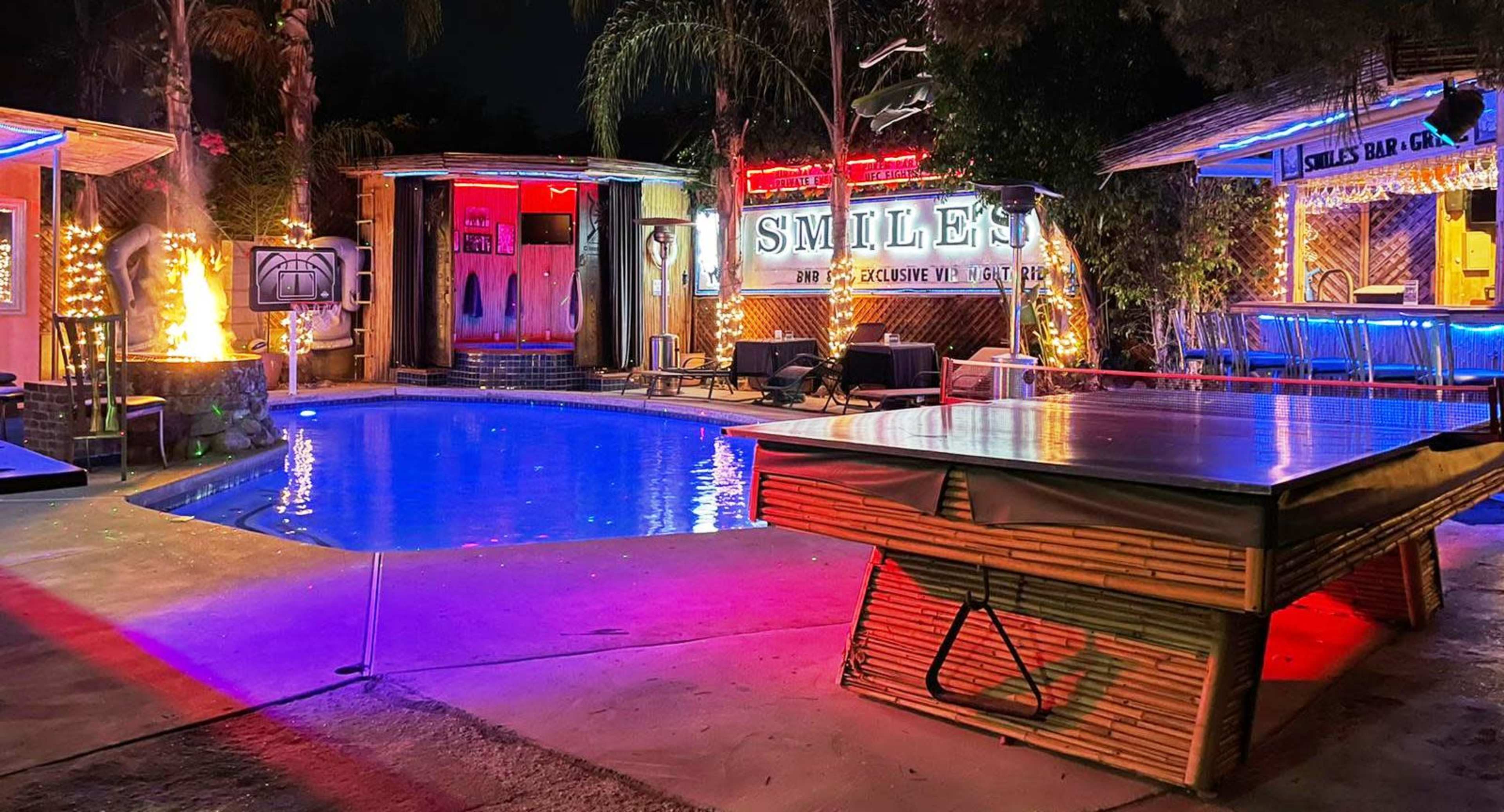 Smiles' Nightcrib Image in Van Nuys, Van Nuys, CA