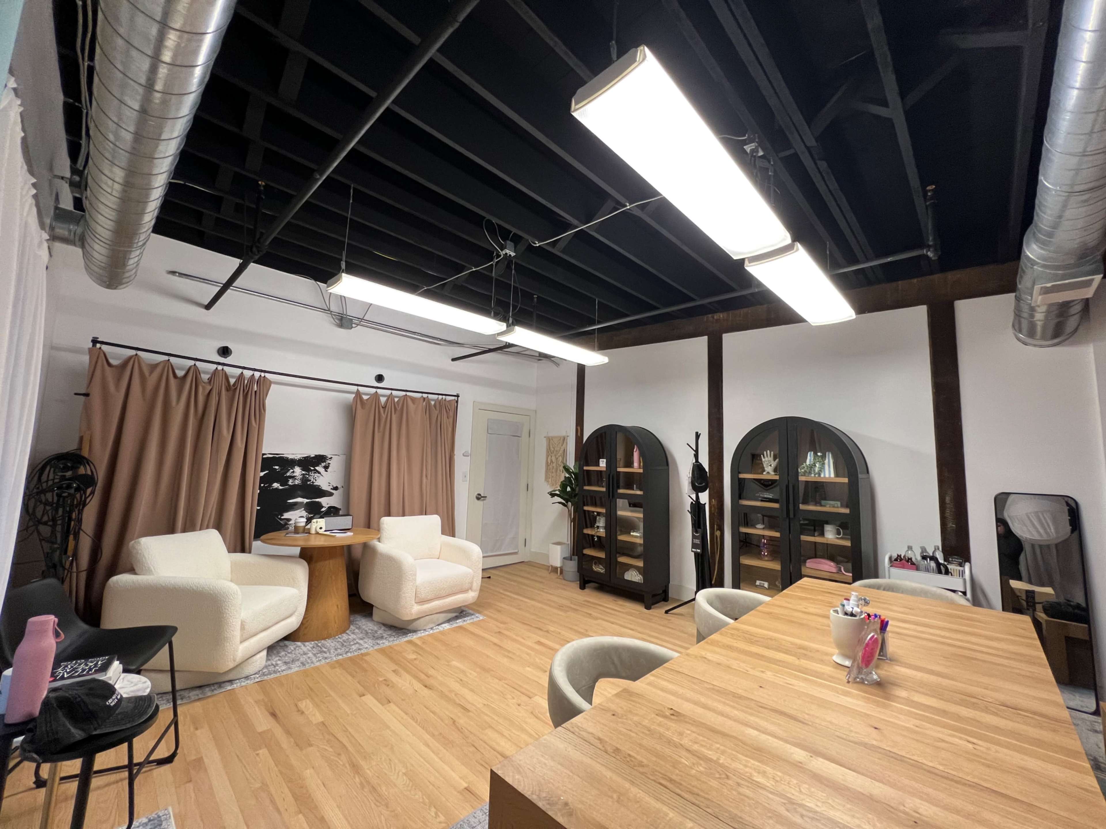 Aesthetic Content Studio for Podcasts, Meetings, Photoshoots Image in Ann Arbor, Ann Arbor, MI