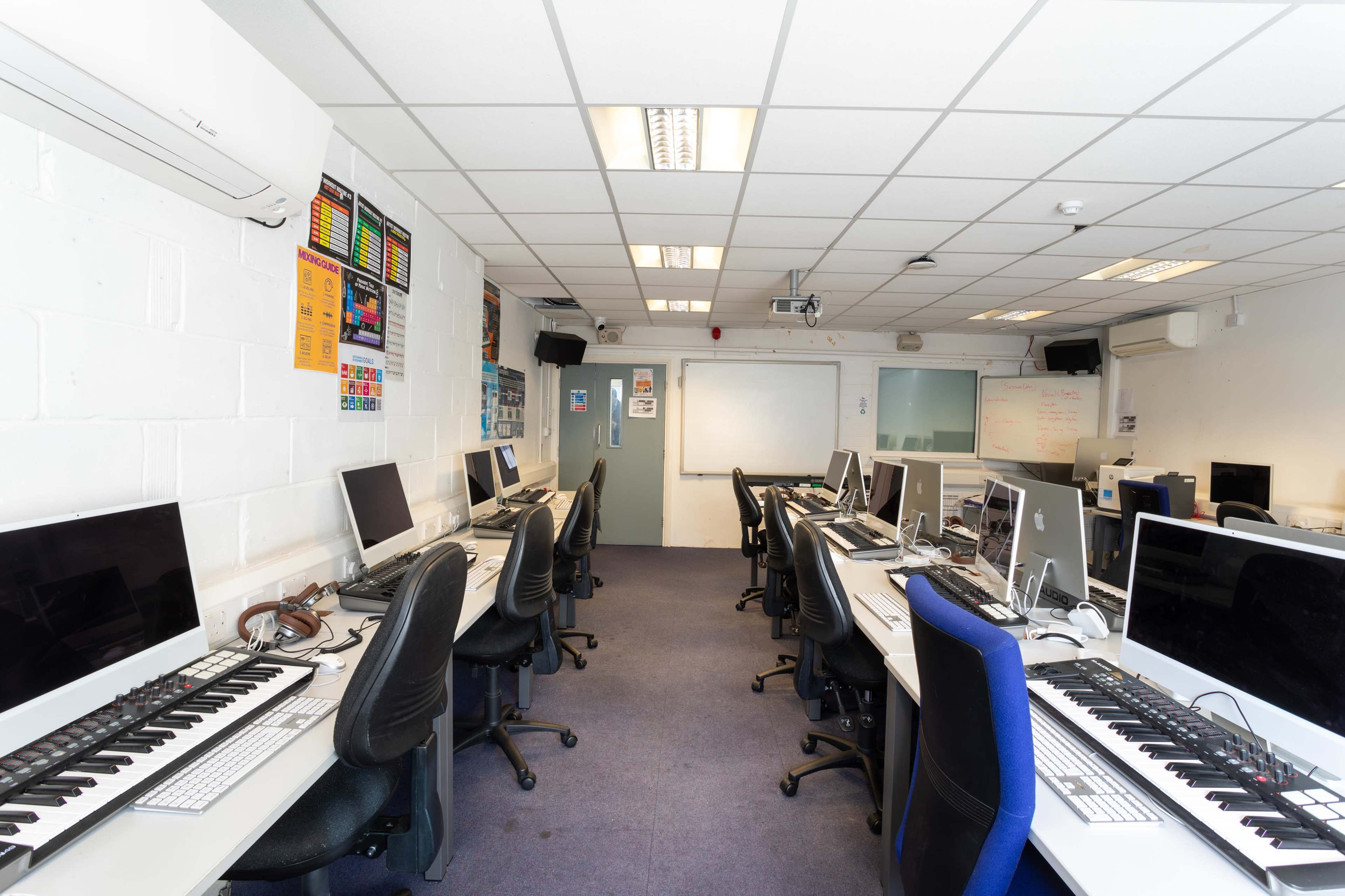 CCC Holloway Centre | Music Room, London | Production | Peerspace