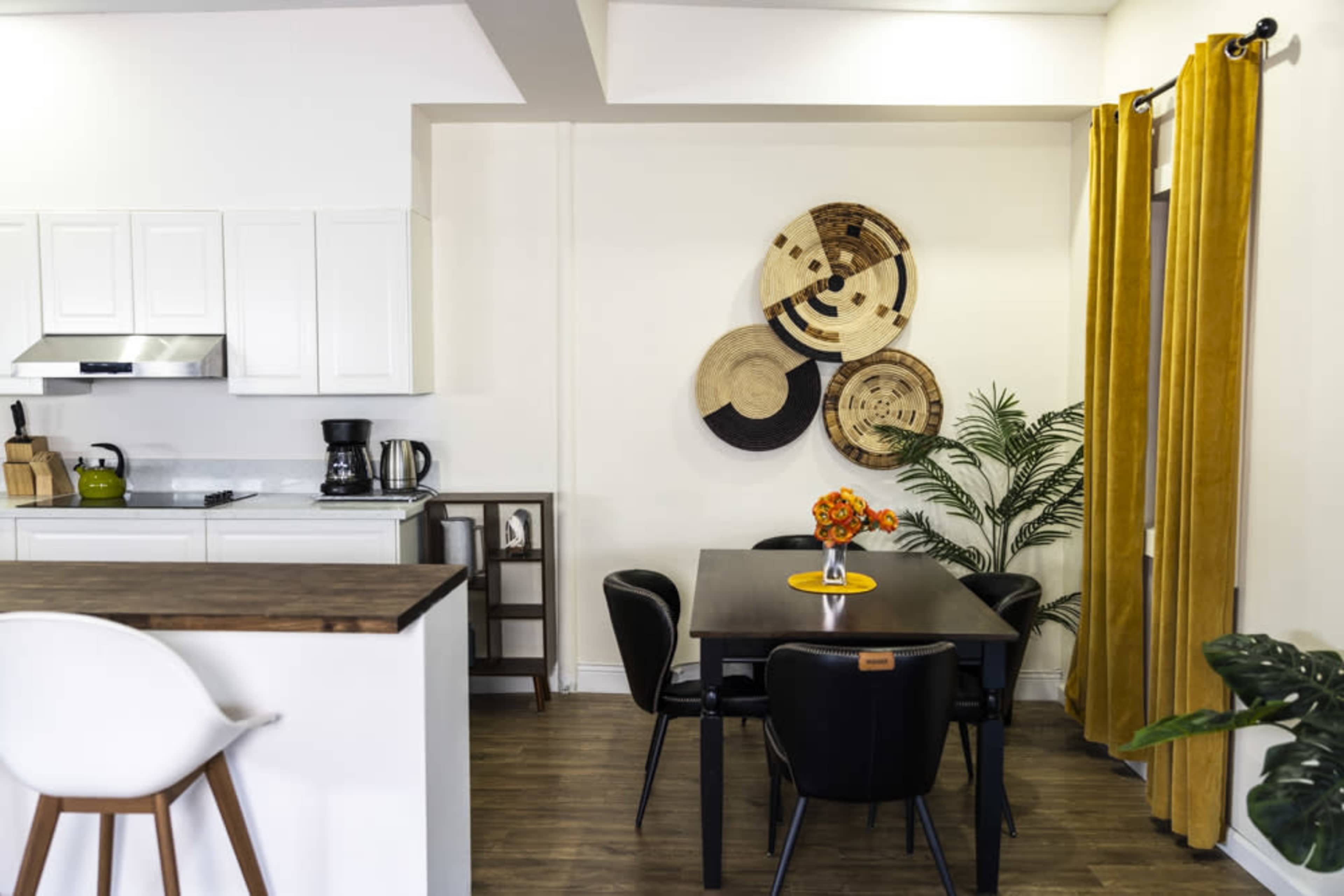 Bright Modern Loft w/ Full Kitchen Set + Paper Backdrops – Perfect for Photo & Video Shoots Image in Kearny Mesa, San Diego, CA