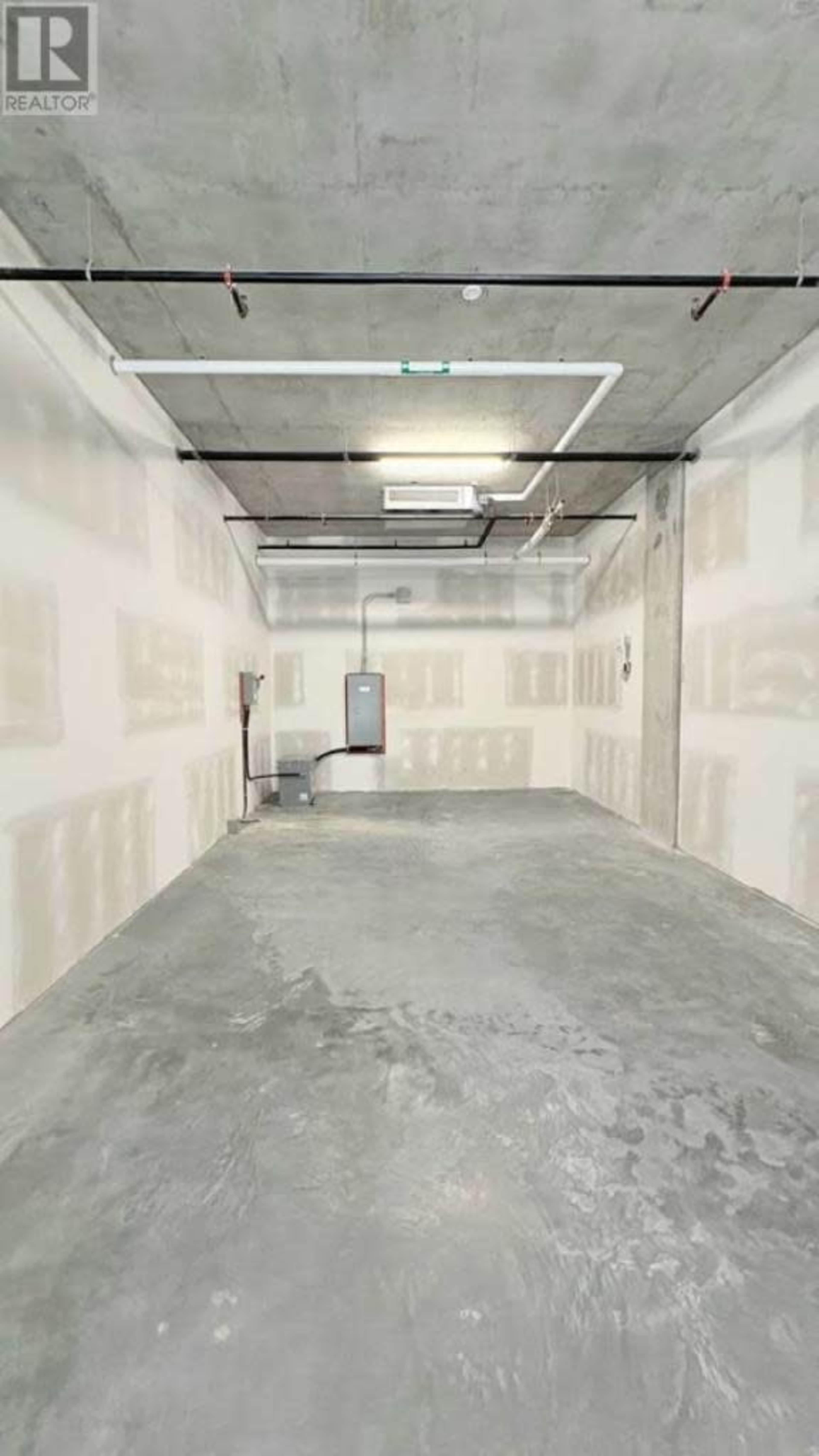 Versatile Sound-proof creative space in Vancouver urban convenience area walking distance to skytrain station, with many amenities like gym, shower, huge outdoor spaceetc. Image in South Vancouver, Vancouver, BC
