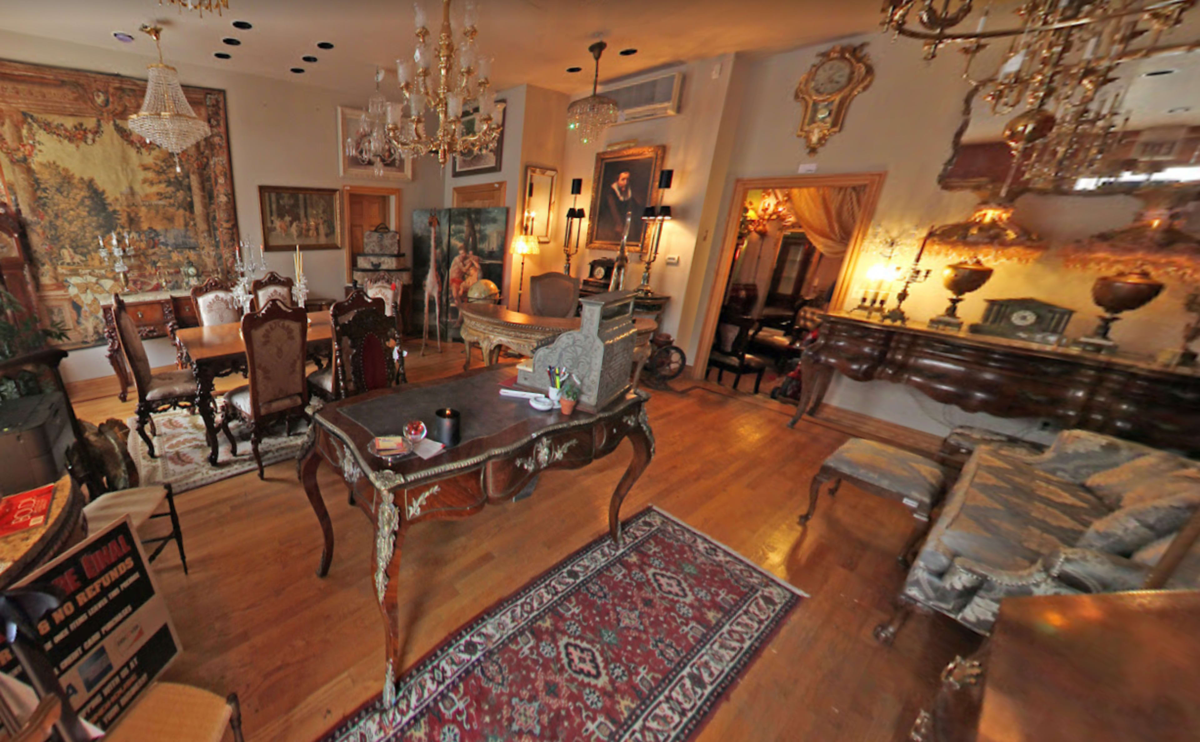 Vintage Dark Academia Space in Chicago! Image in Irving Park, Chicago, IL