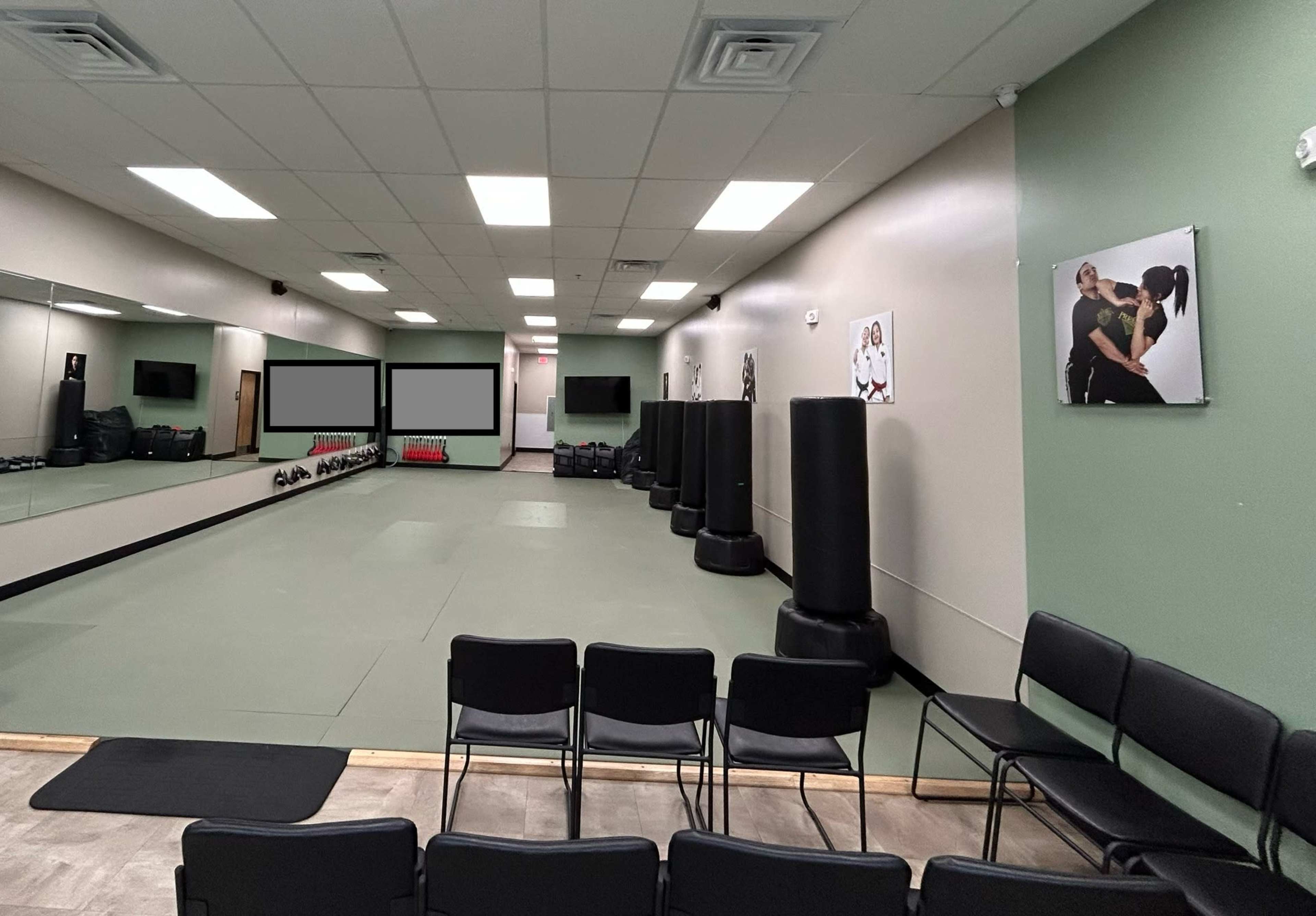 Centrally located Yoga/Pilates/Meditation/Kickboxing studio with mats Image in Addison, Addison, TX