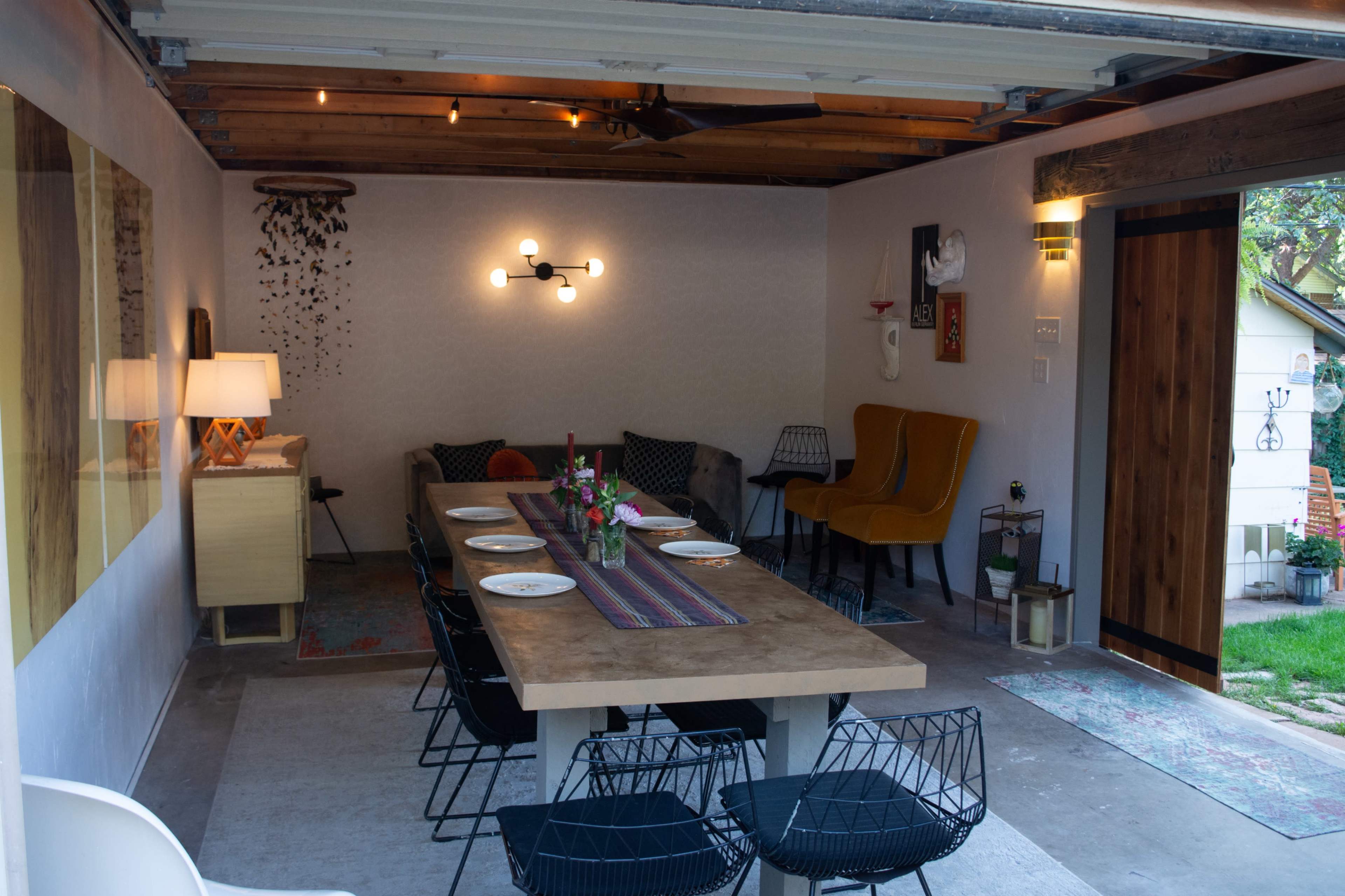 Stylish Mid-Century Modern Gathering Space Image in Pleasant Valley, Colorado Springs, CO