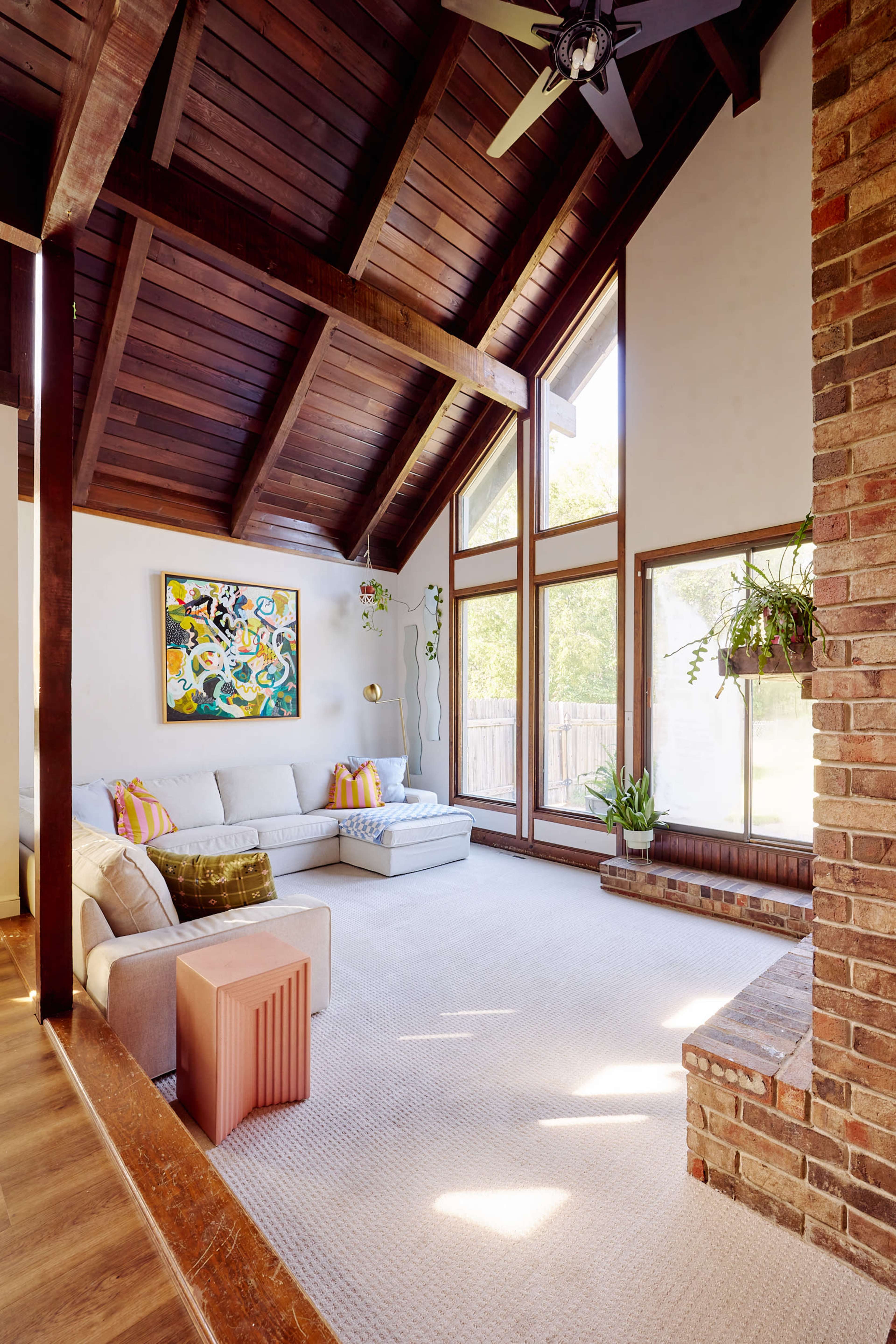 World Cup Luxury! Mid Century Home/Salt Water Pool Image in Highview Estates, Kansas City, MO