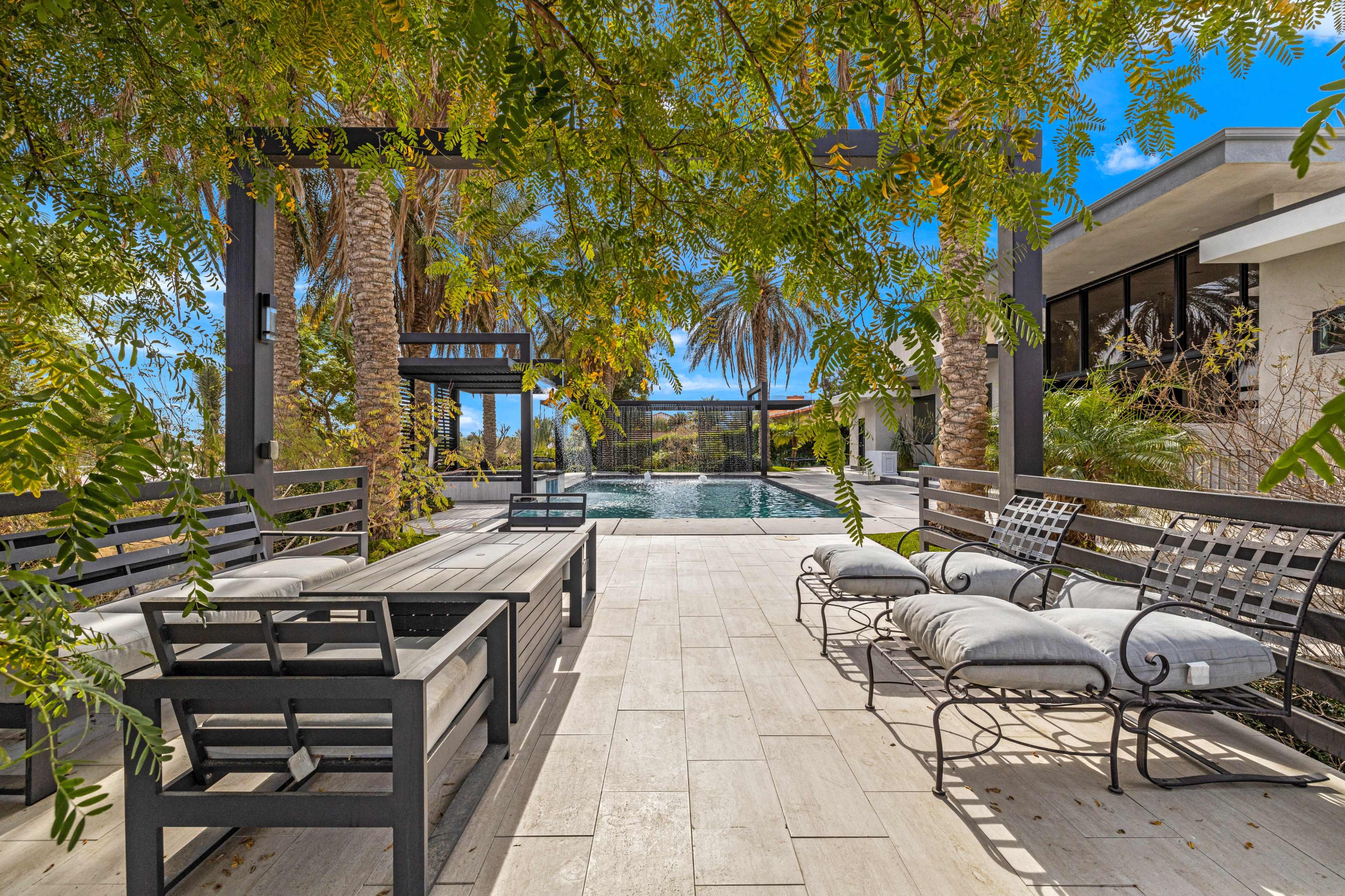 Massive Luxurious Estate with 9 bedrooms 28 beds and all the amenities Image in Bermuda Dunes, Bermuda dunes, CA