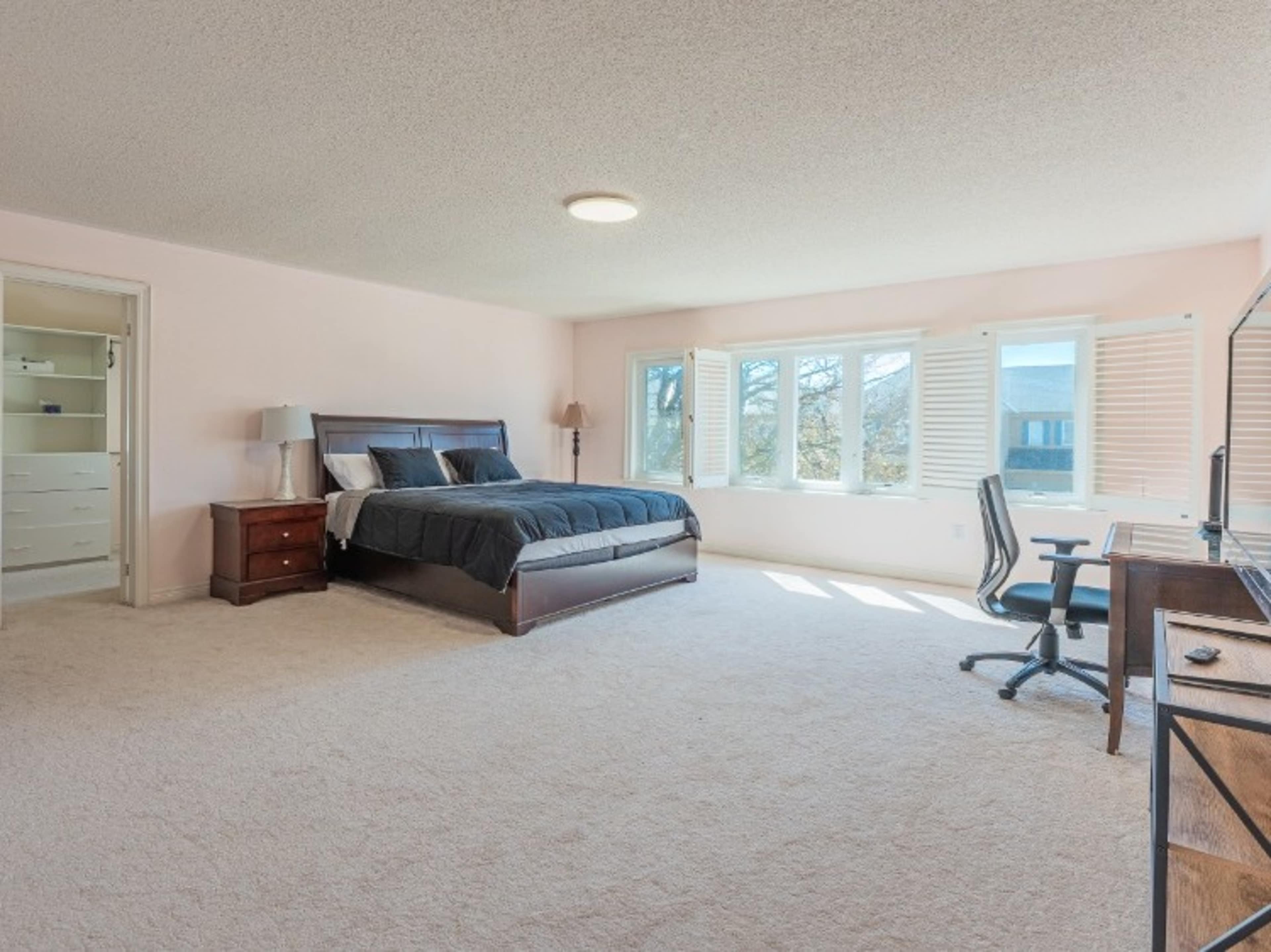 3 Furnished Bedrooms & 2 Private Bathrooms 