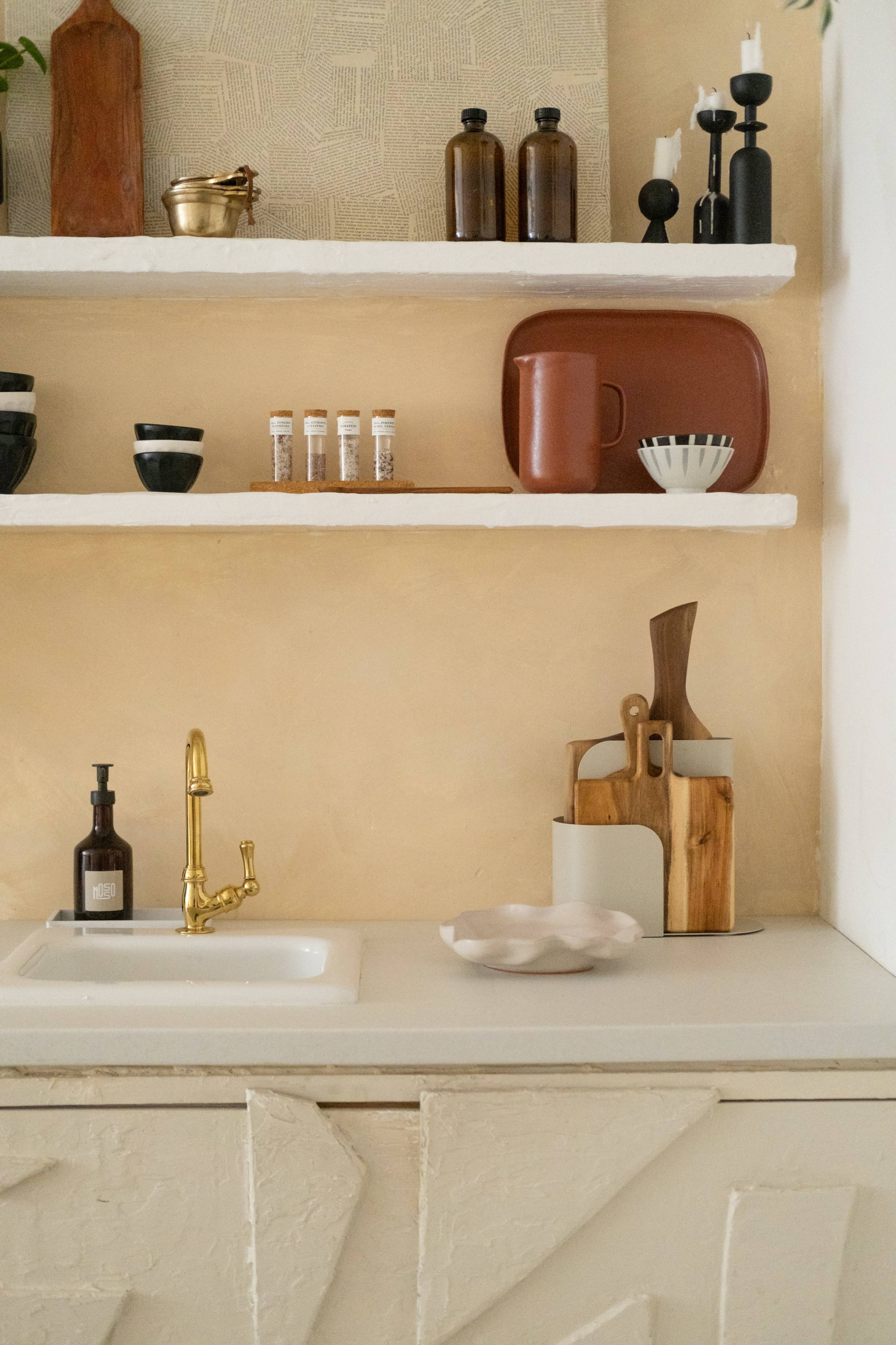 Natural Light Downtown Bright Hard Loft Studio Image in Corktown, Old Toronto, ON