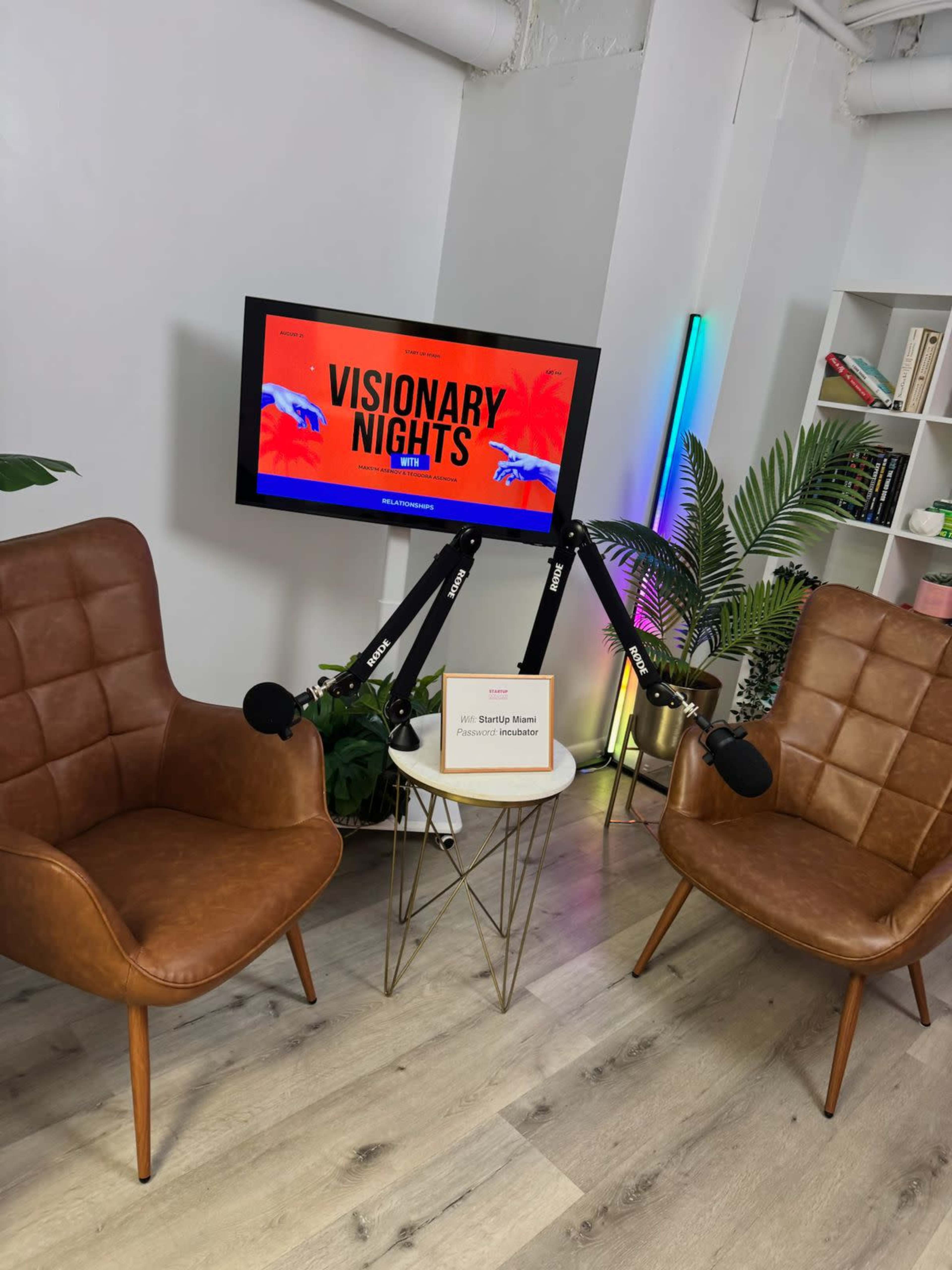 ON STAGE Spotlight: The Ultimate Live Event Experience (FULL VIDEO + AUDIO PACKAGE) Image in Miami, Miami, FL