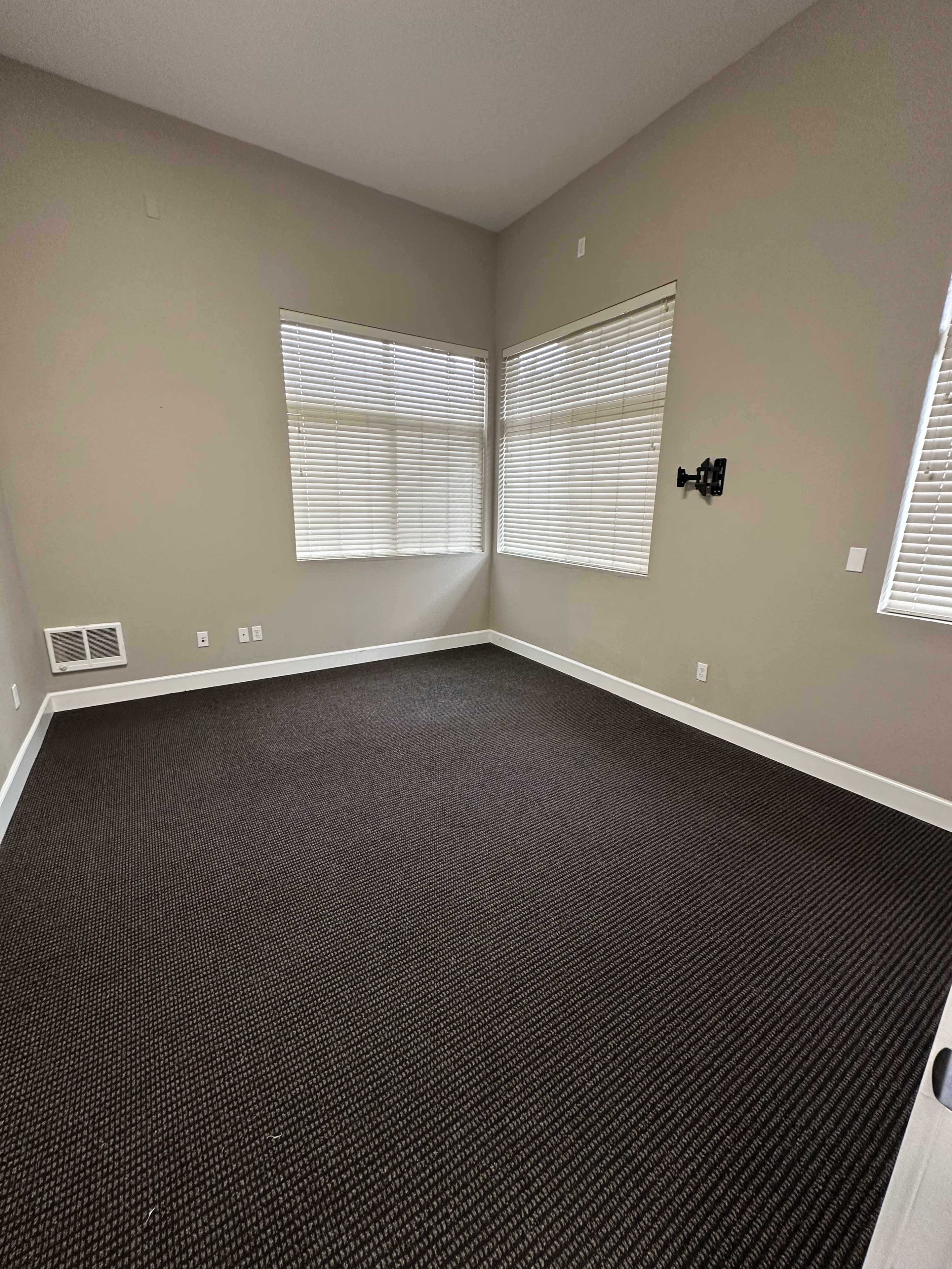 Fire & Rain Studio present a PNW Office, Content & Creative studio Image in Woodland, Woodland, WA