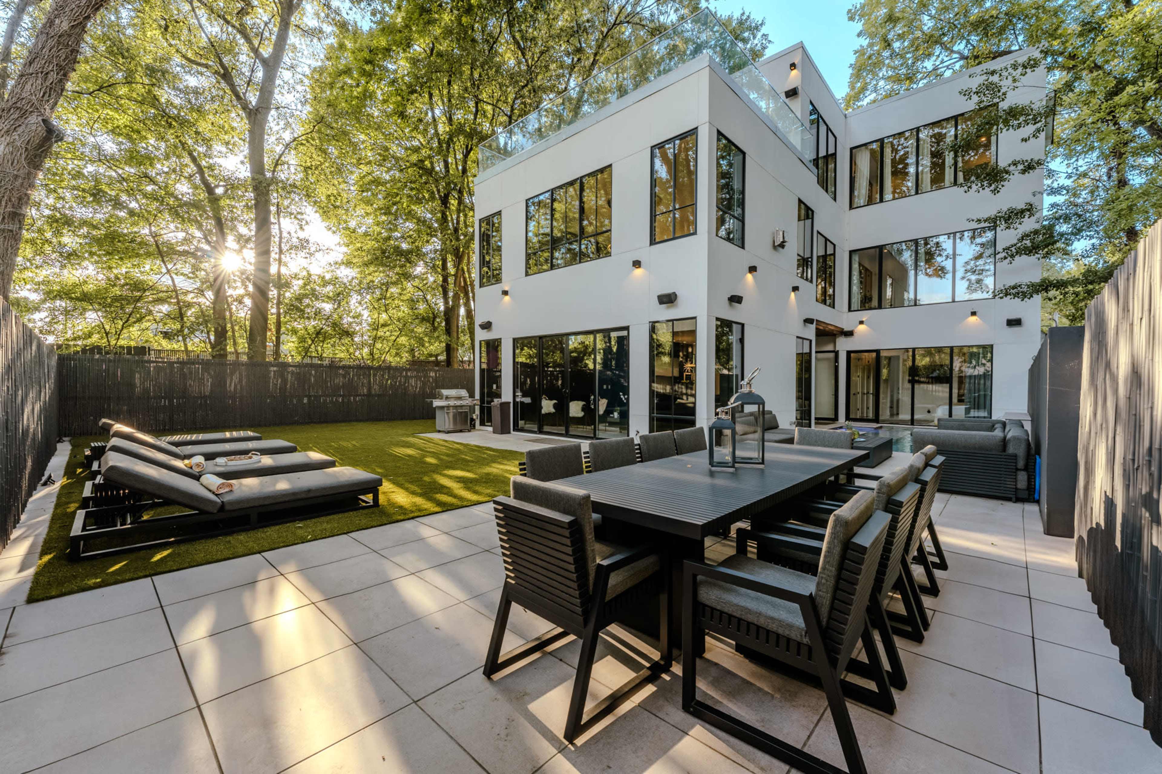 Midtown Modern Showpiece Image in Berkeley Park, Atlanta, GA